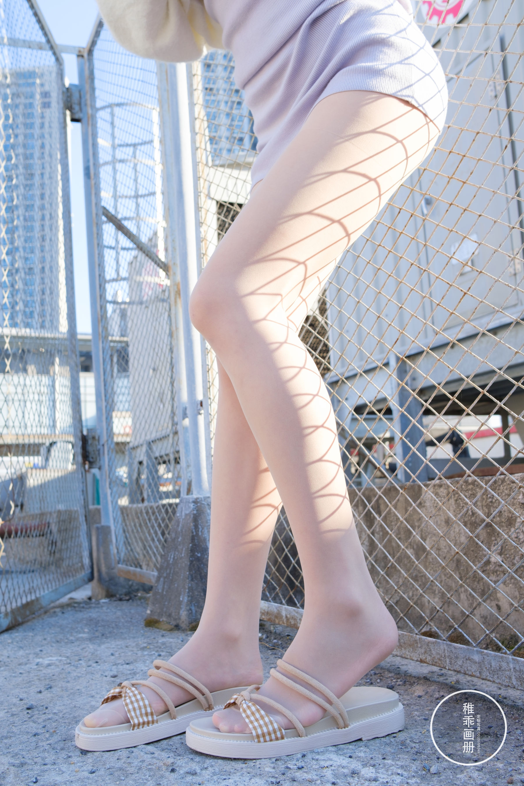 [稚乖画册] 夜夜 天台停车场肉丝 [83P]