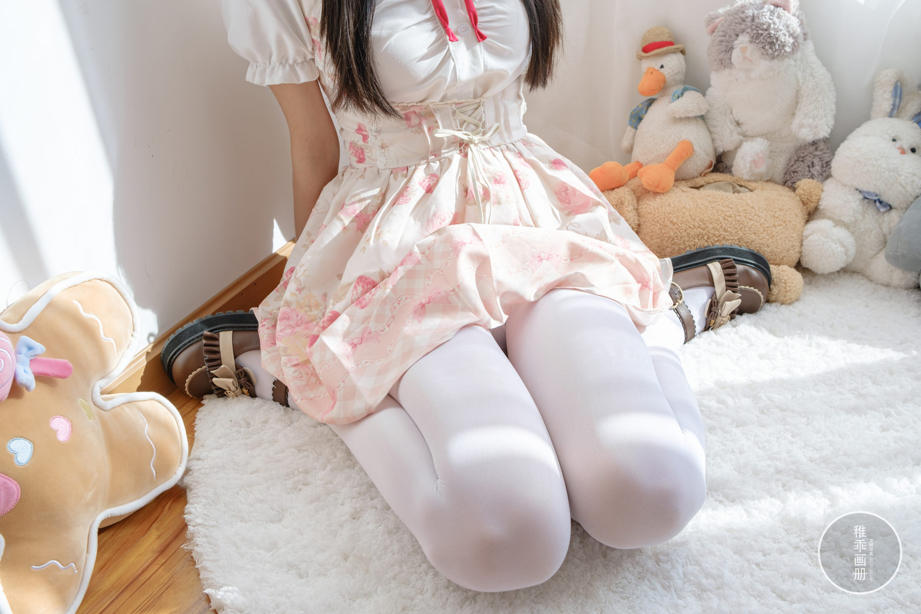 [稚乖画册] 夜夜 白丝JK [81P]