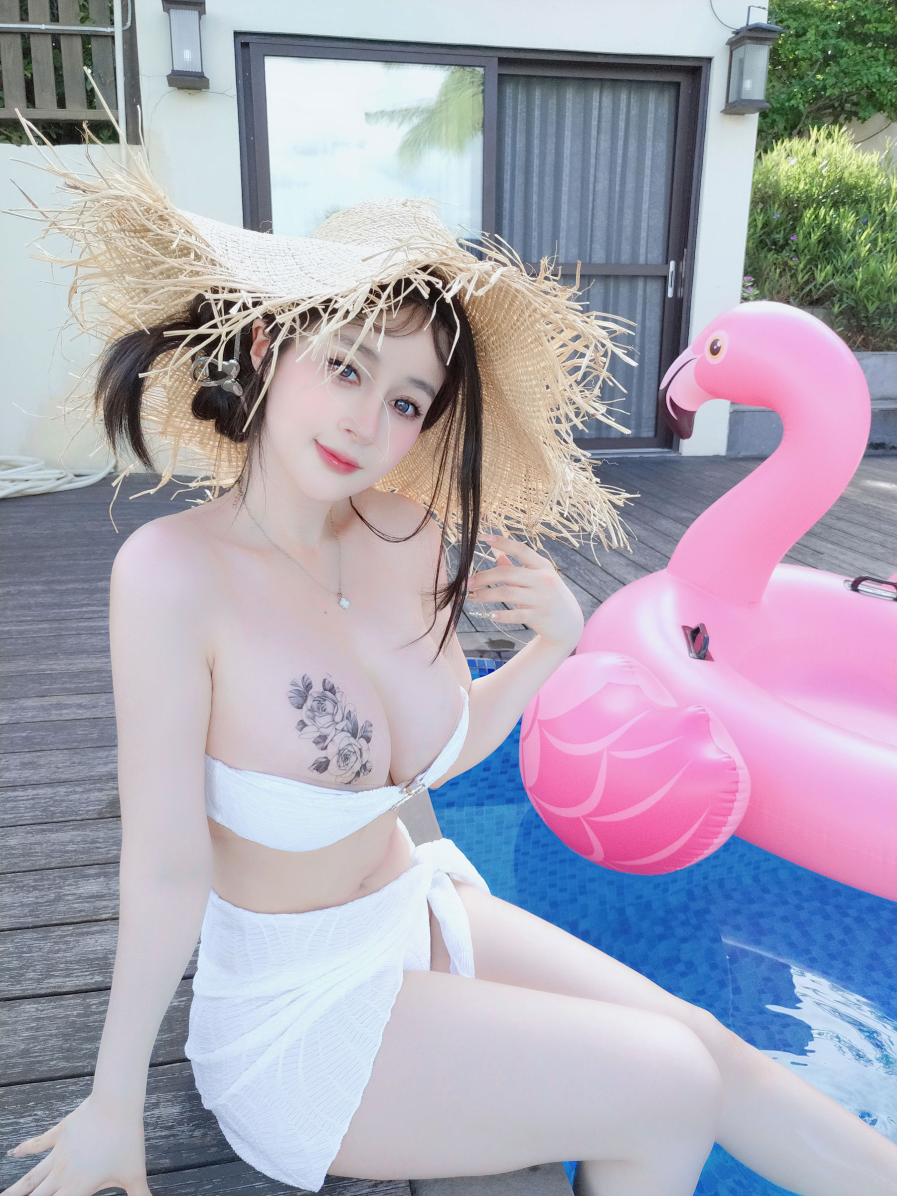 [COSPLAY] Coser小姐姐白银 – 女朋友的泳衣