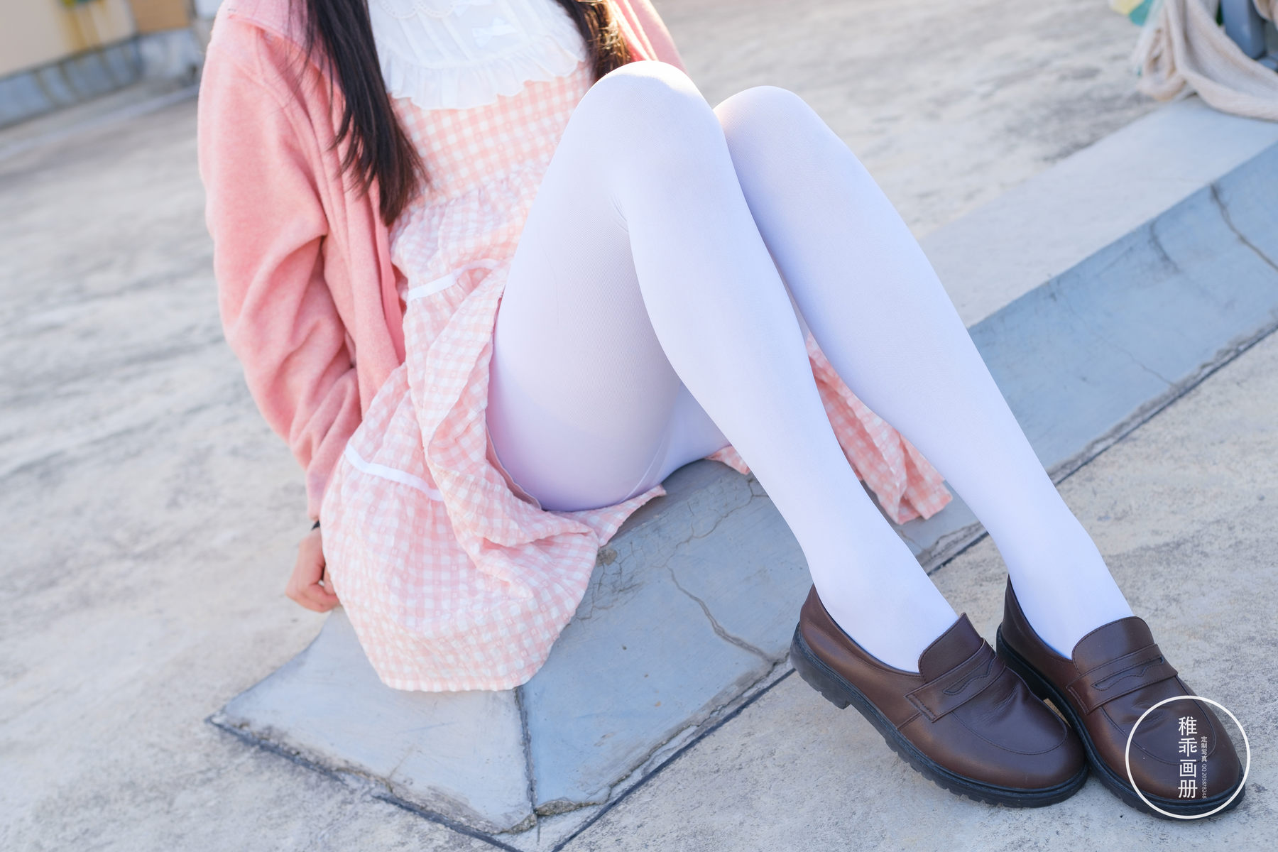 [稚乖画册] 夜夜 天台粉裙 [82P]