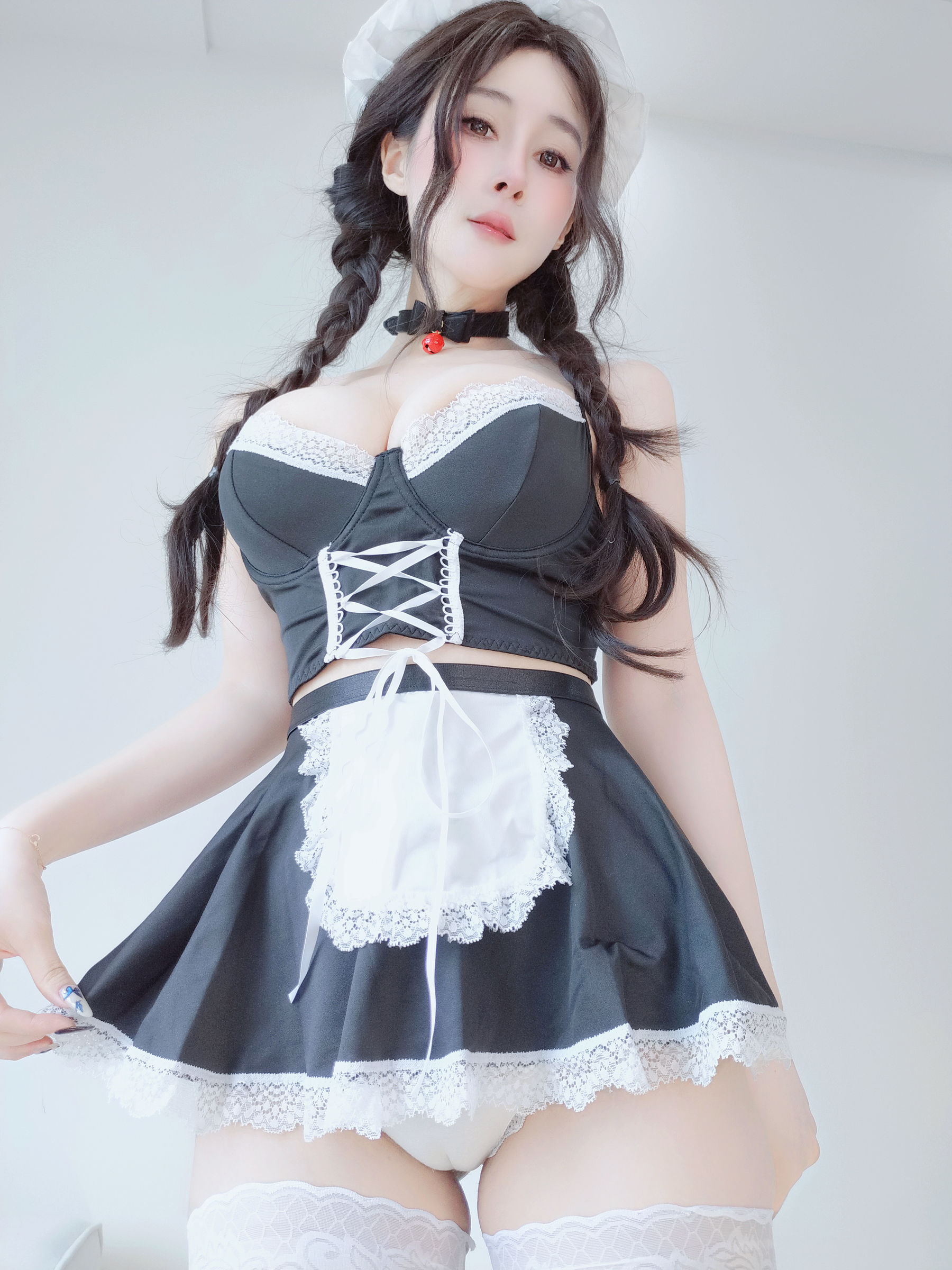 [COSPLAY] Coser小姐姐白银 – 白丝女仆