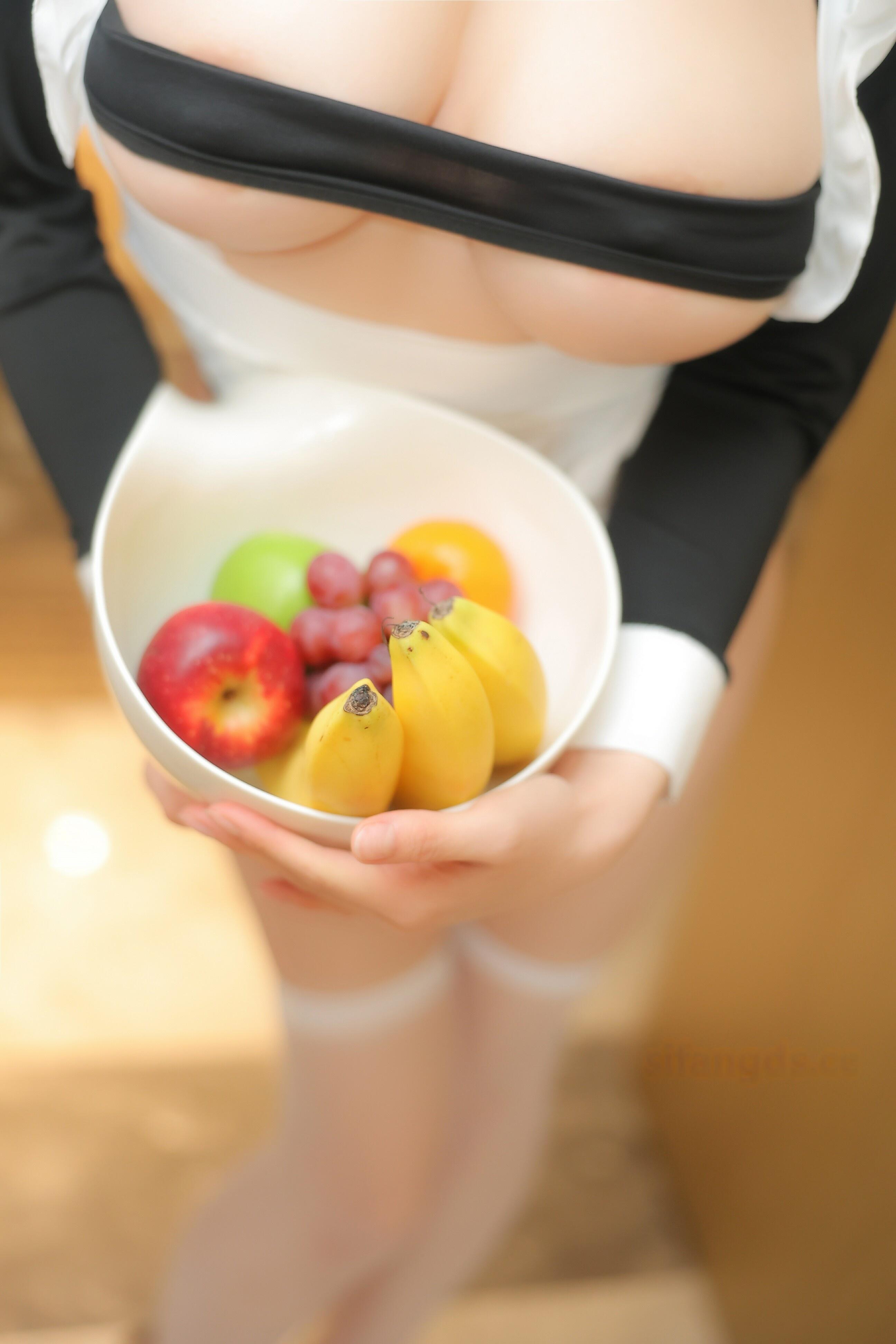 [秀人内购] 清妙 诱人私拍福利 水果女仆