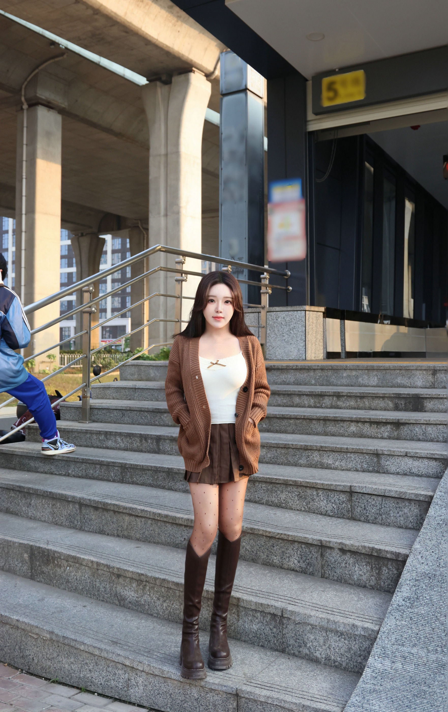 [秀人内购] 小薯条nienie 诱人私拍福利 兔女郎