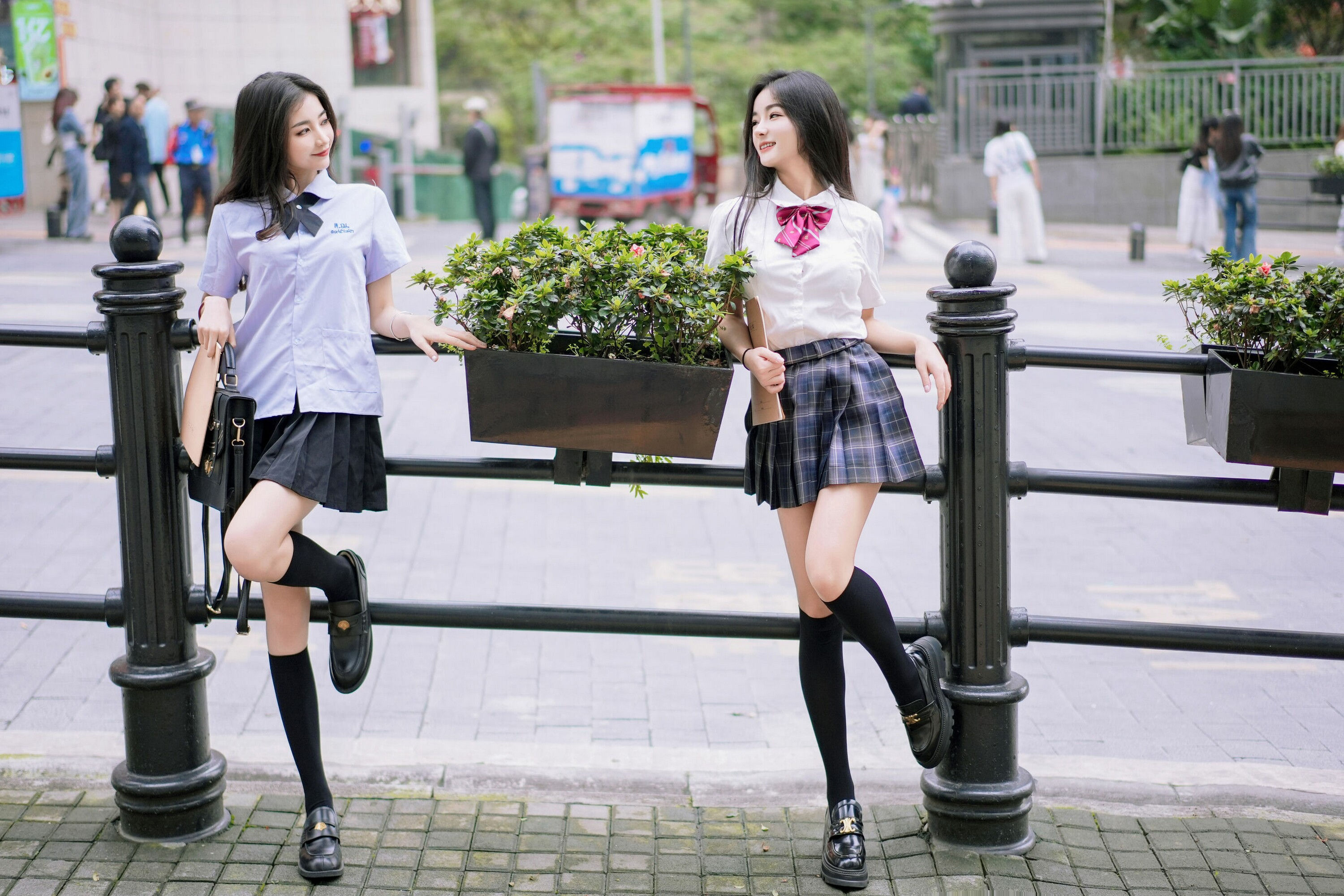 [秀人内购] 鱼尾fish & 谭小灵 诱人私拍福利 双人JK