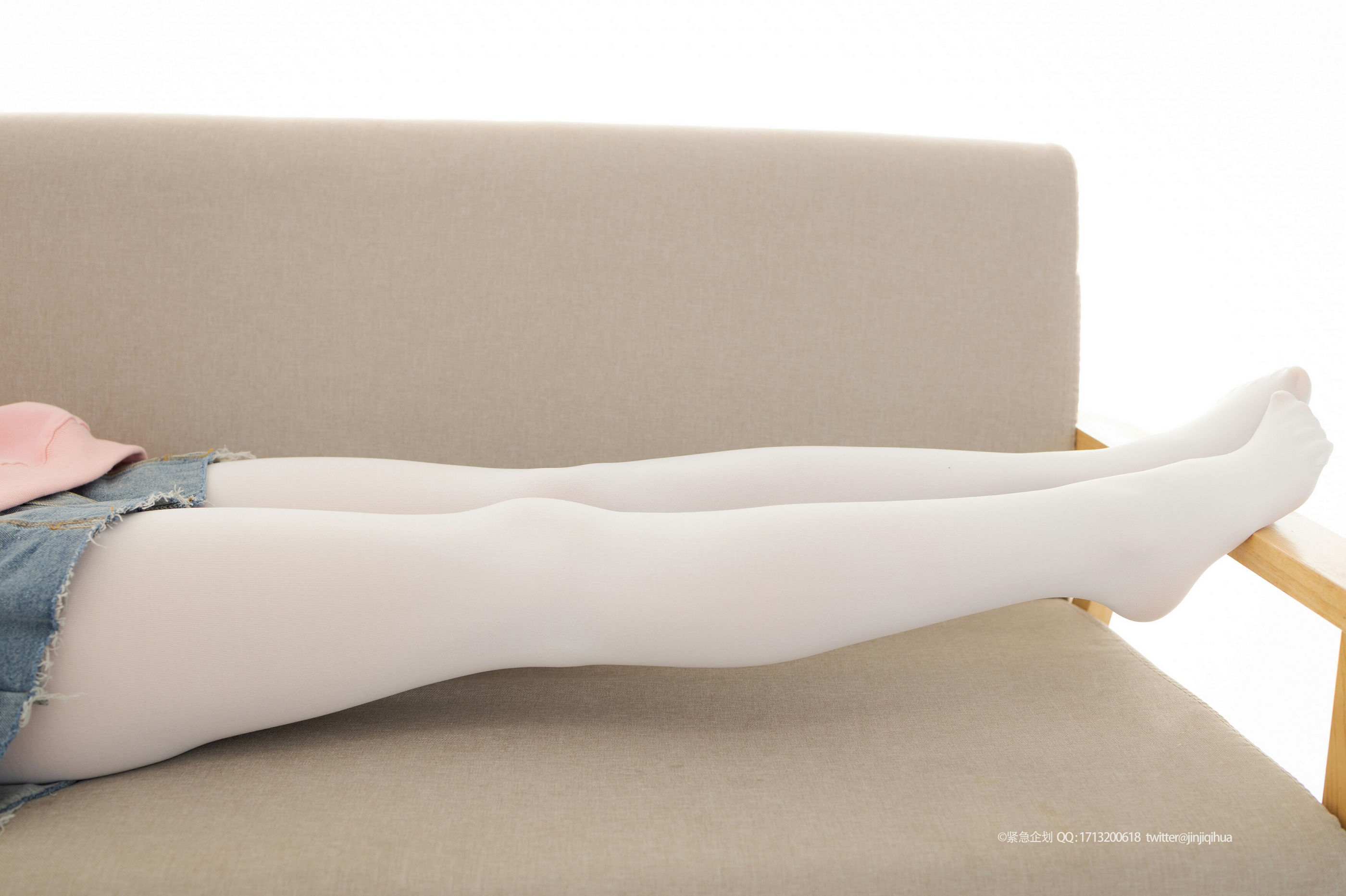 [紧急企划] NO.012 出境妹子：一只喵喵梓 [98P]