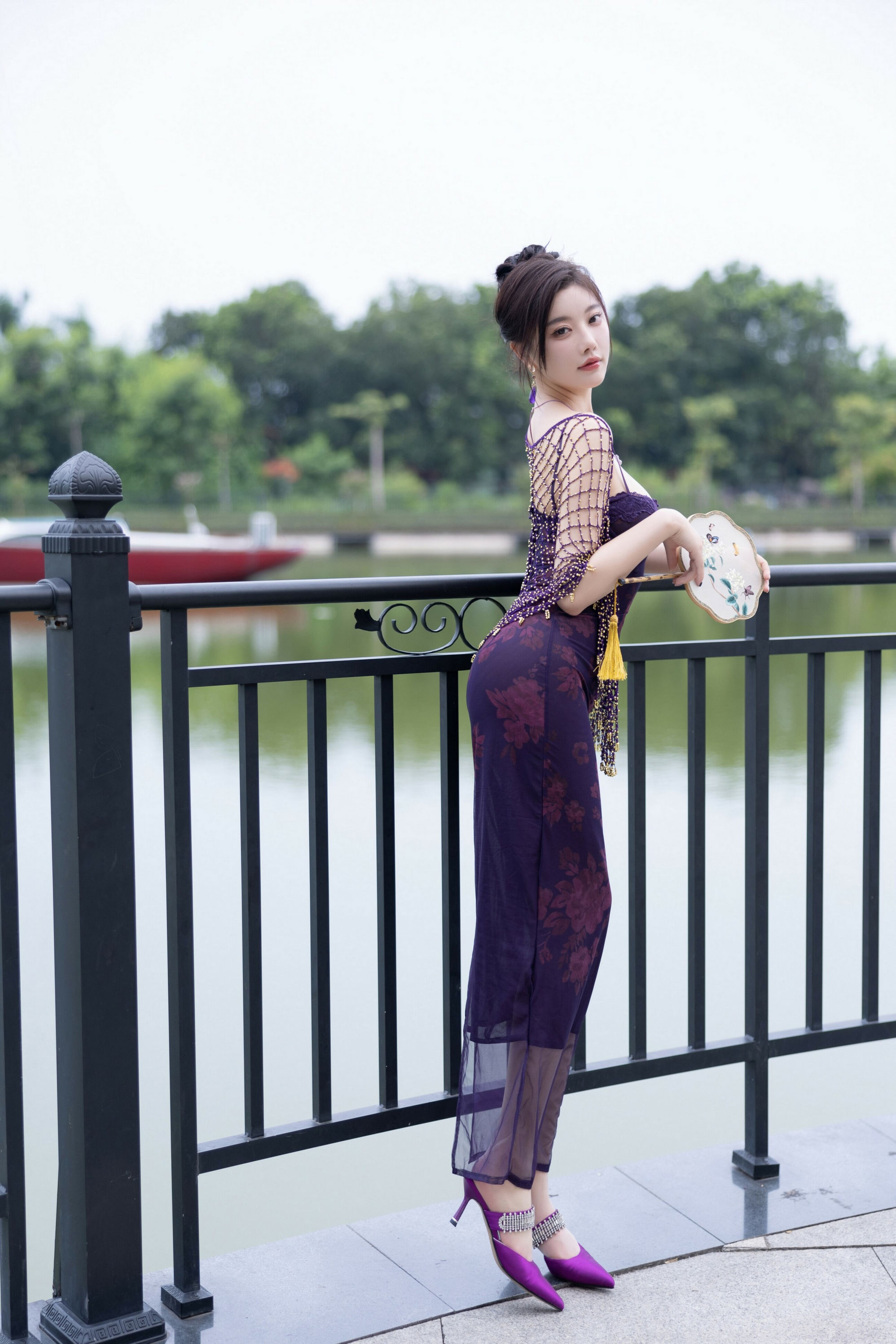 [秀人内购] 杨晨晨 诱人私拍福利 紫色情趣内衣