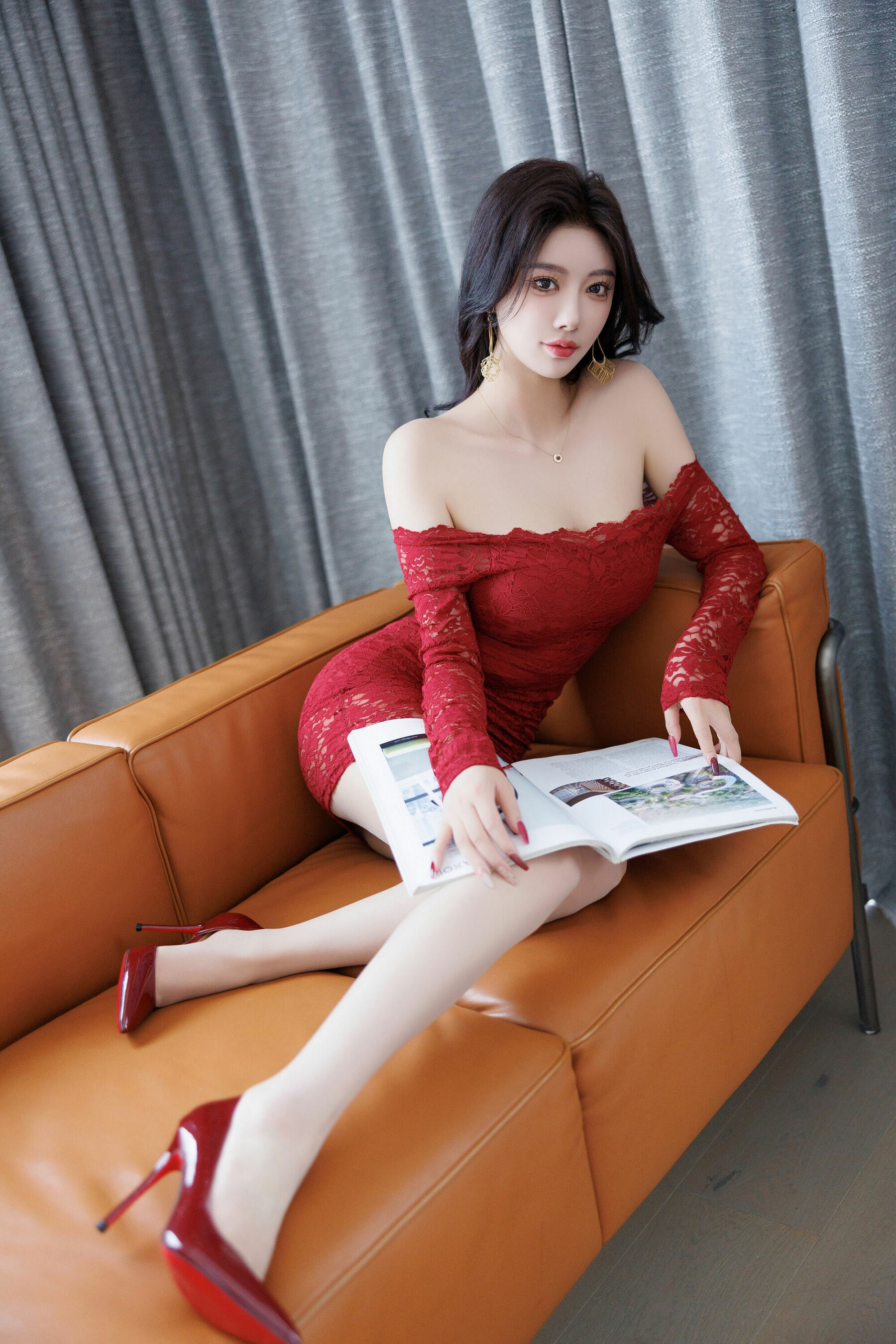 [秀人内购] 杨晨晨 诱人私拍福利 性感红黑