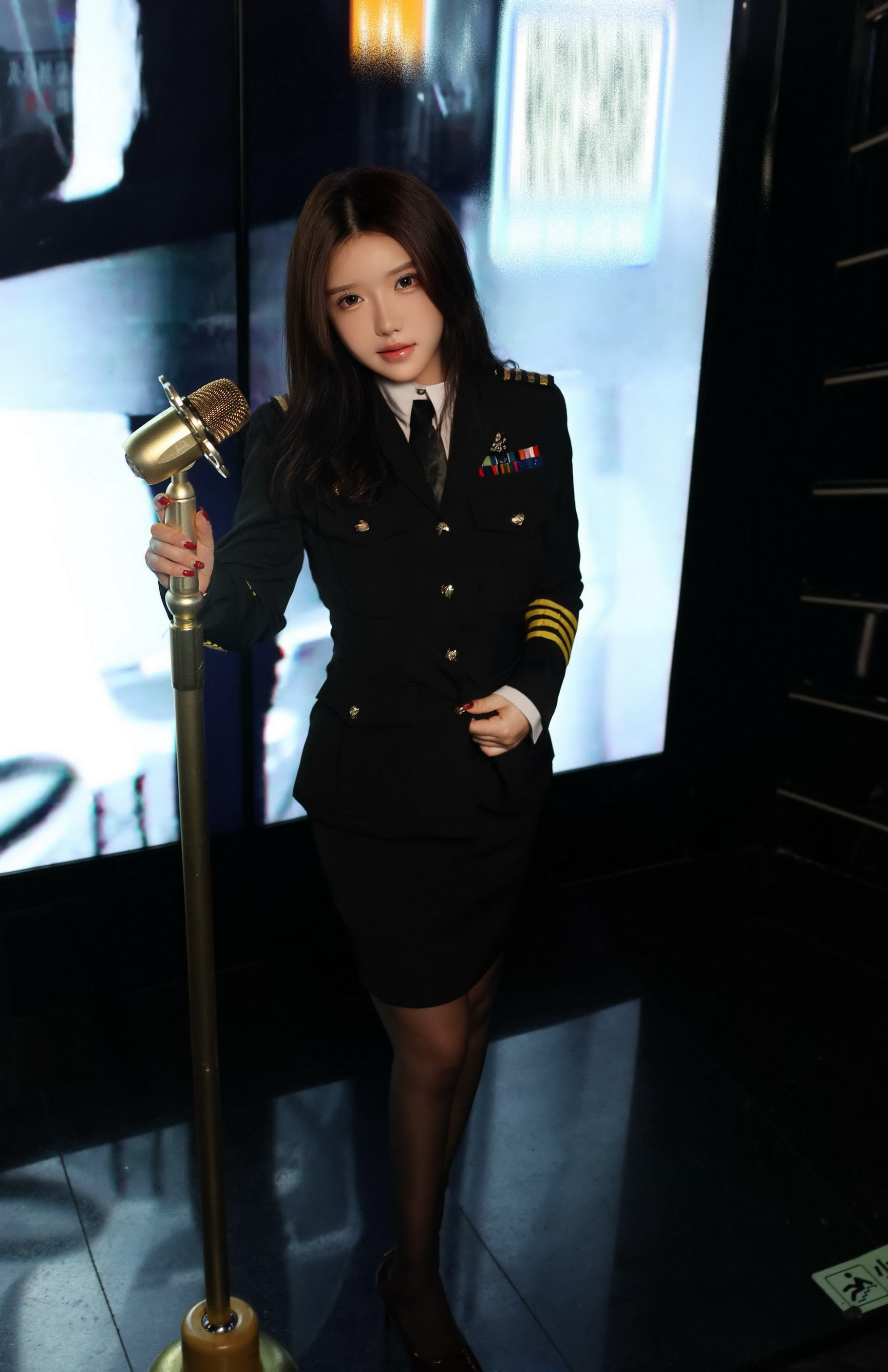 [秀人内购] 小薯条 诱人私拍福利 迷情KTV