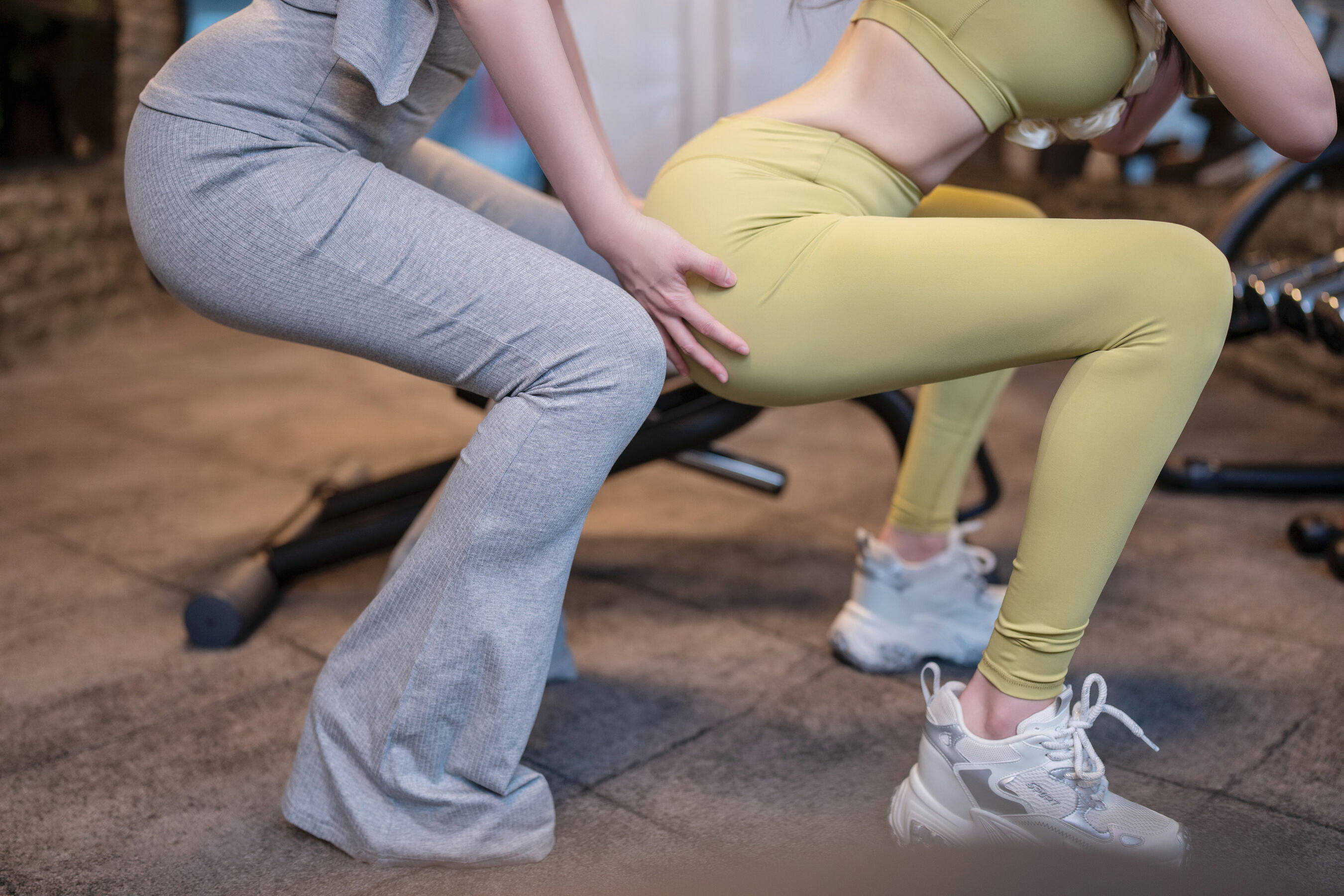 [秀人内购] 李丽莎 & 白茹雪abby 诱人私拍福利 丰乳肥臀惹火对决