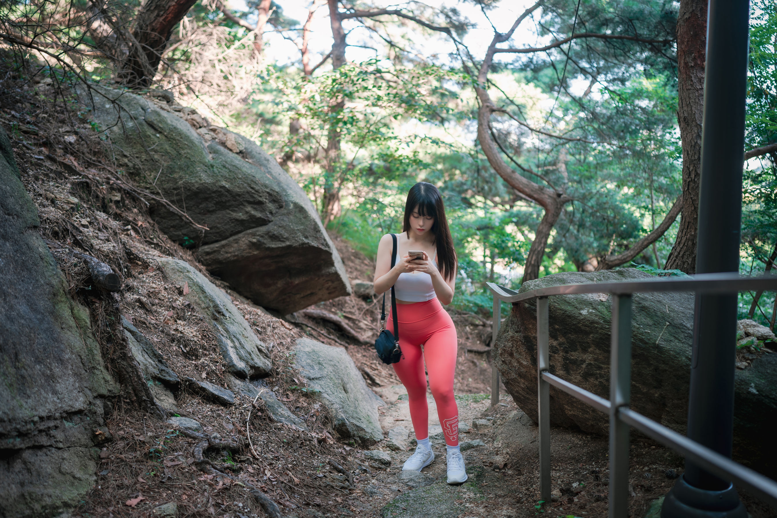 [DJAWA] ZziZzi – Naughty Trekking 2nd Course + S.Ver [105P]
