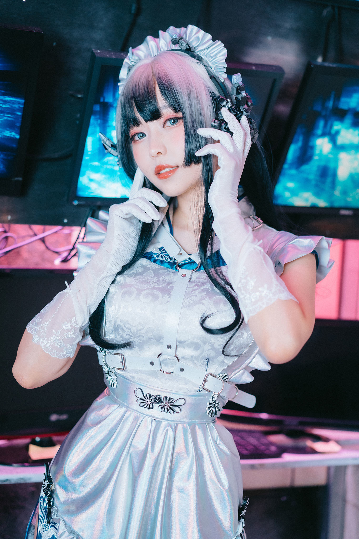 [COSPLAY] Ely_eee(ElyEE子) – 賽博女僕 青輝石