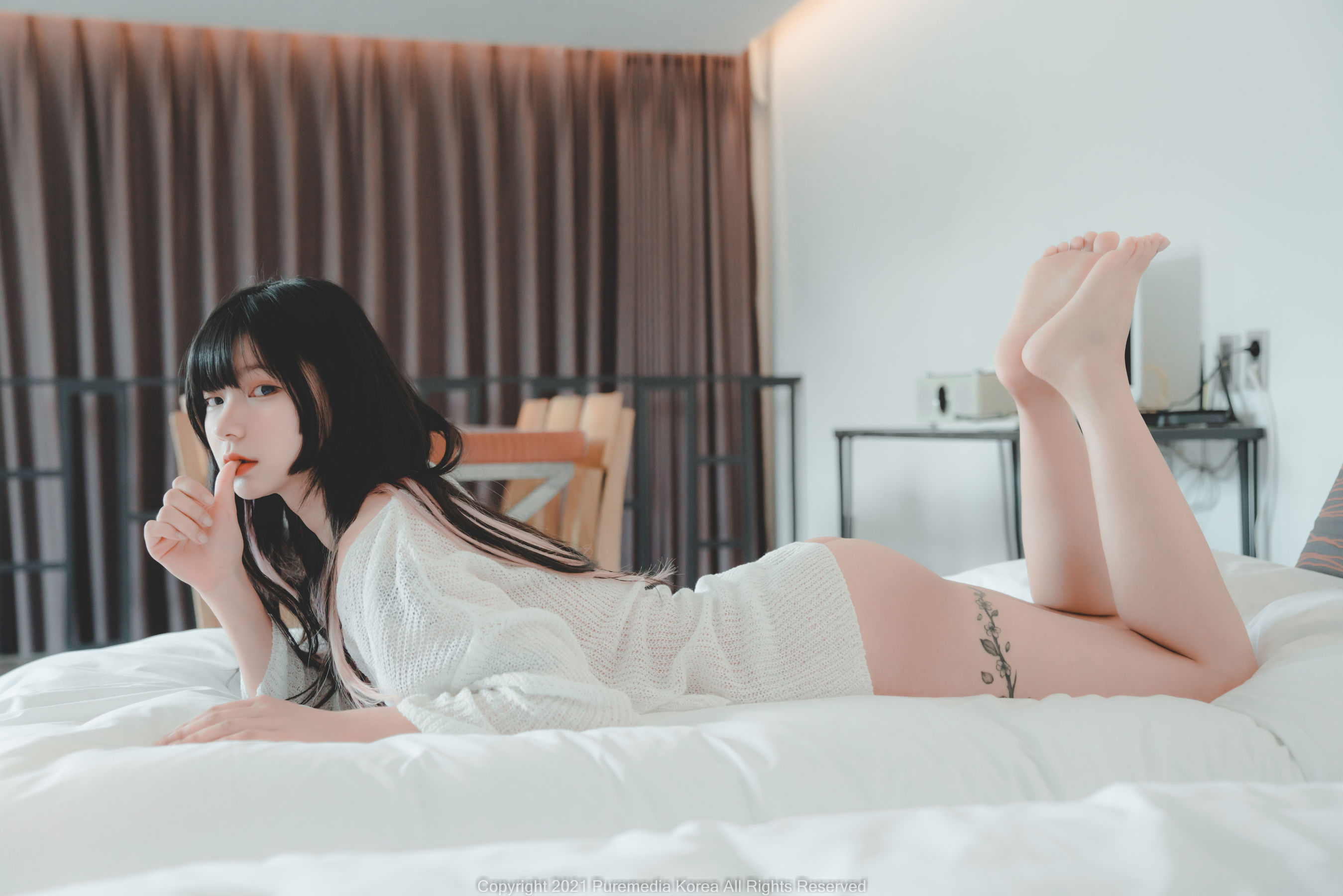 [PURE MEDIA] Hizzy 轻薄白T [38P]