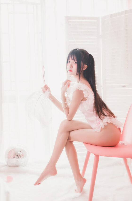 [COSPLAY] 桜桃喵 – 冬眠系列 粉色浴缸
