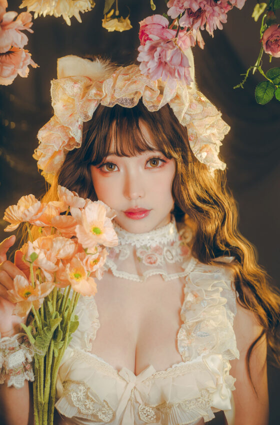[COSPLAY] Ely_eee(ElyEE子) – Red panda~Lingerie 小熊貓古典蕾絲