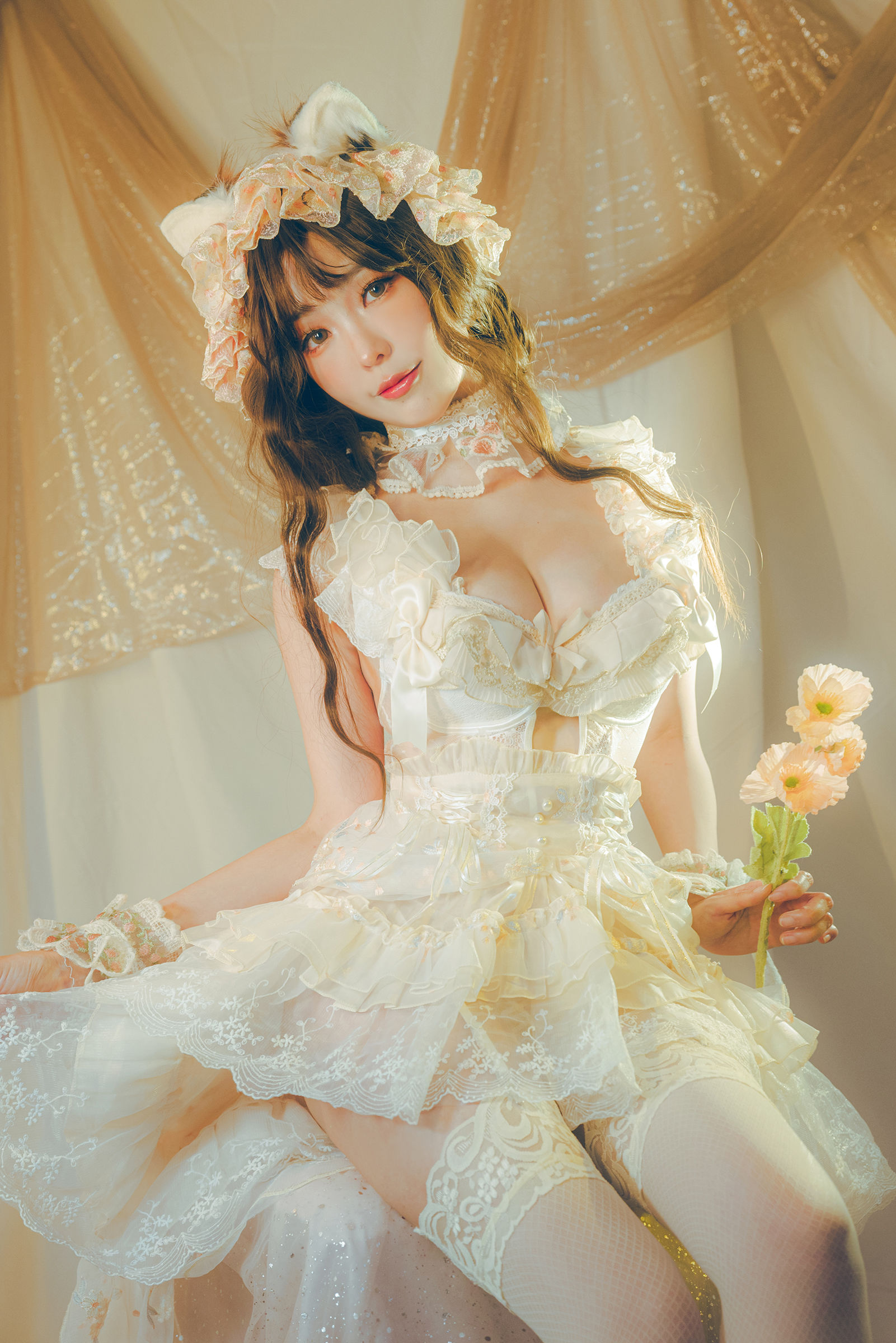 [COSPLAY] Ely_eee(ElyEE子) – Red panda~Lingerie 小熊貓古典蕾絲