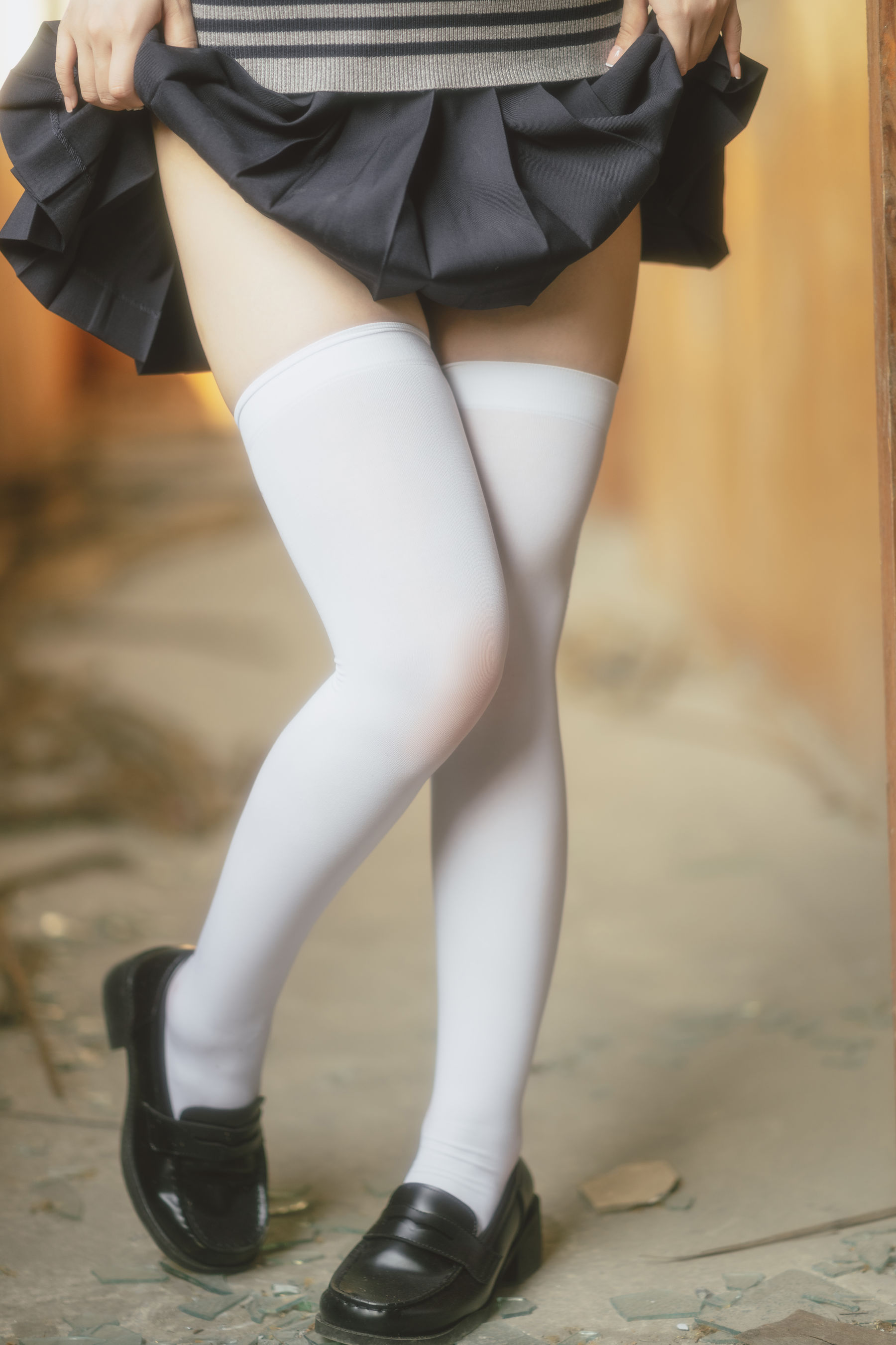 [COSPLAY] 桜井宁宁 – 废墟JK