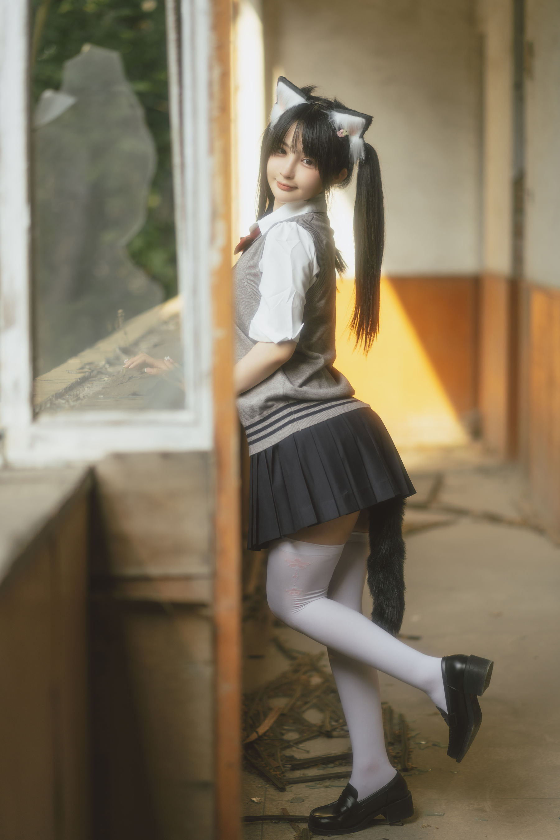 [COSPLAY] 桜井宁宁 – 废墟JK