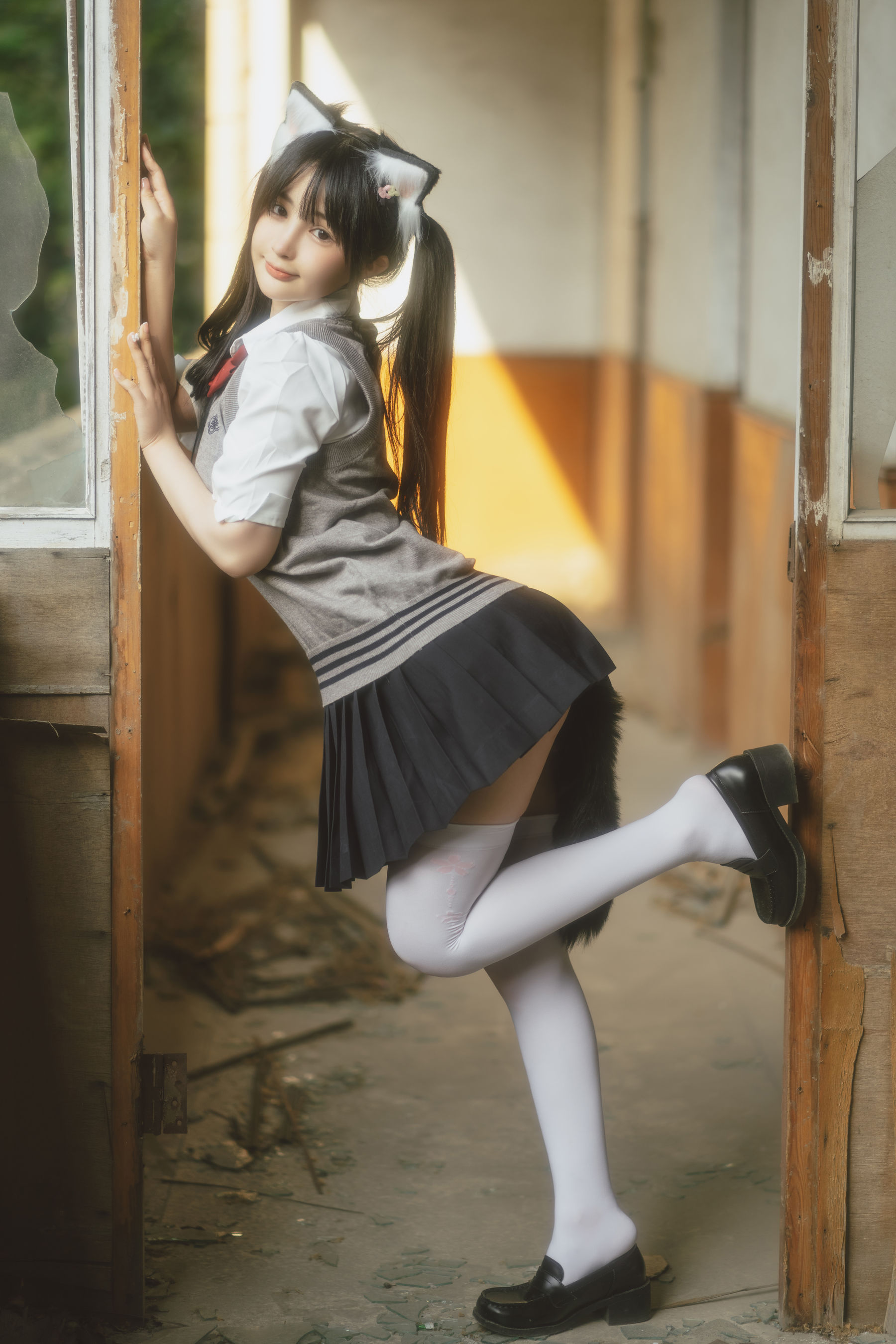 [COSPLAY] 桜井宁宁 – 废墟JK