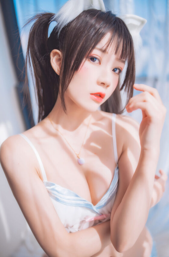 [COSPLAY] 桜桃喵 – 一只爱恋