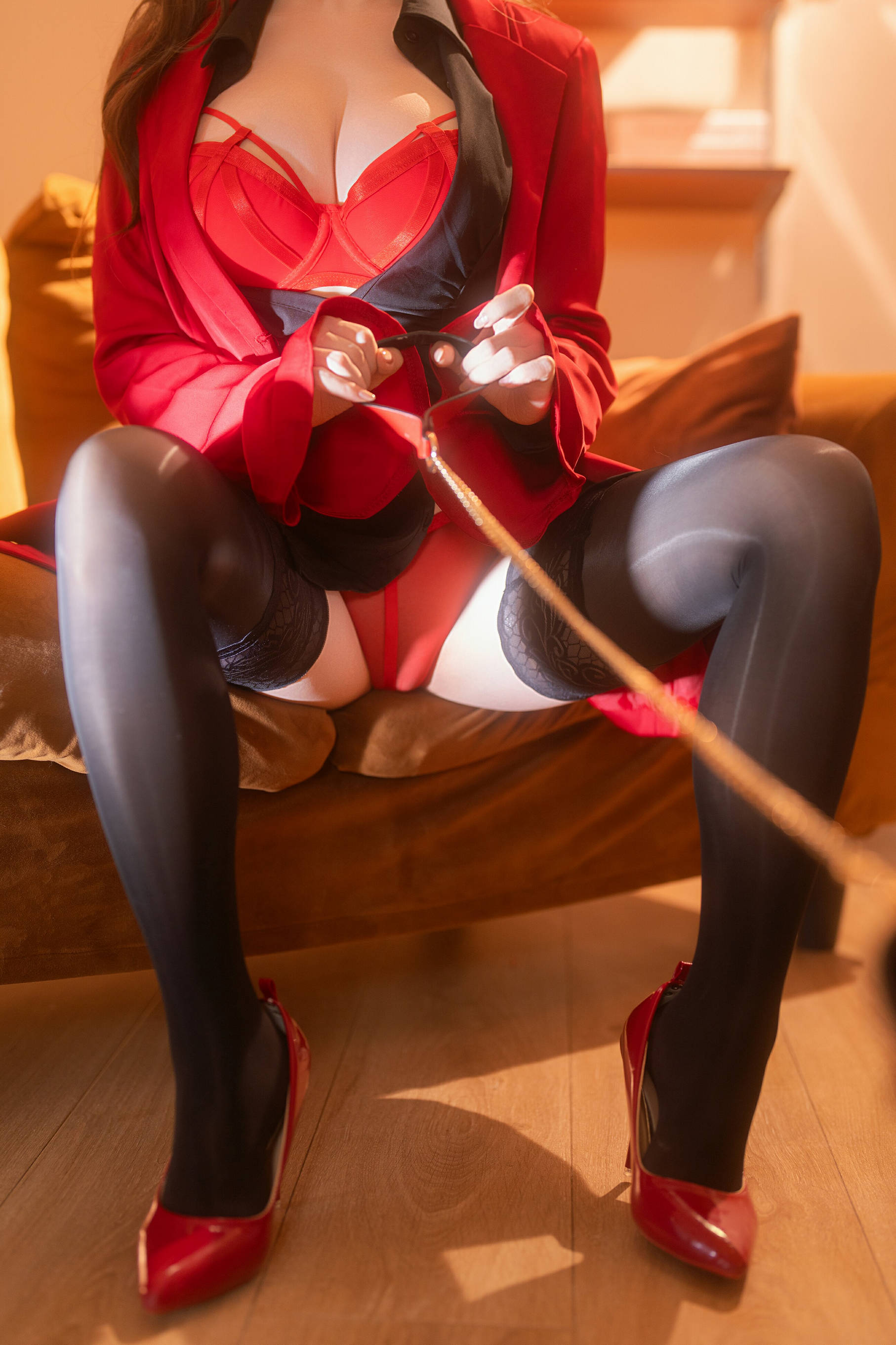 [COSPLAY]rioko凉凉子 – 红与黑