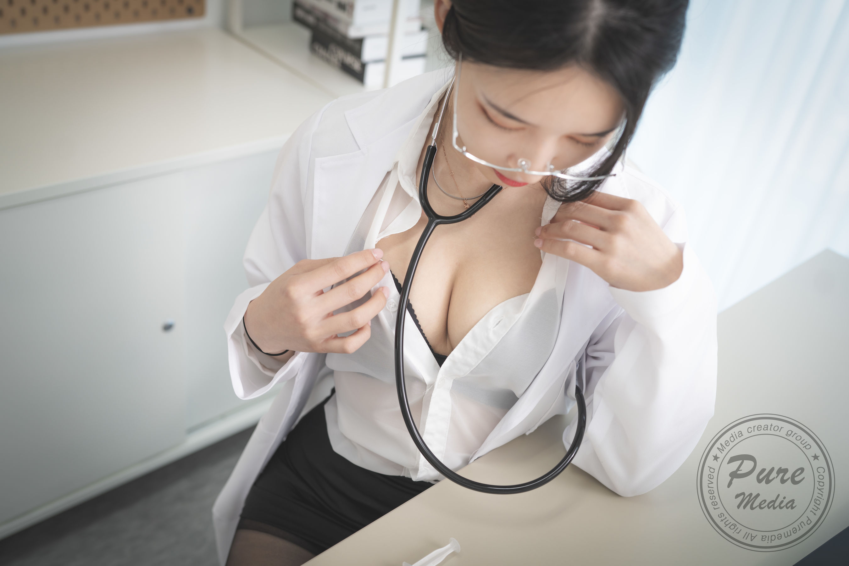 [PURE MEDIA] Yeha 性感女医生 [22P]