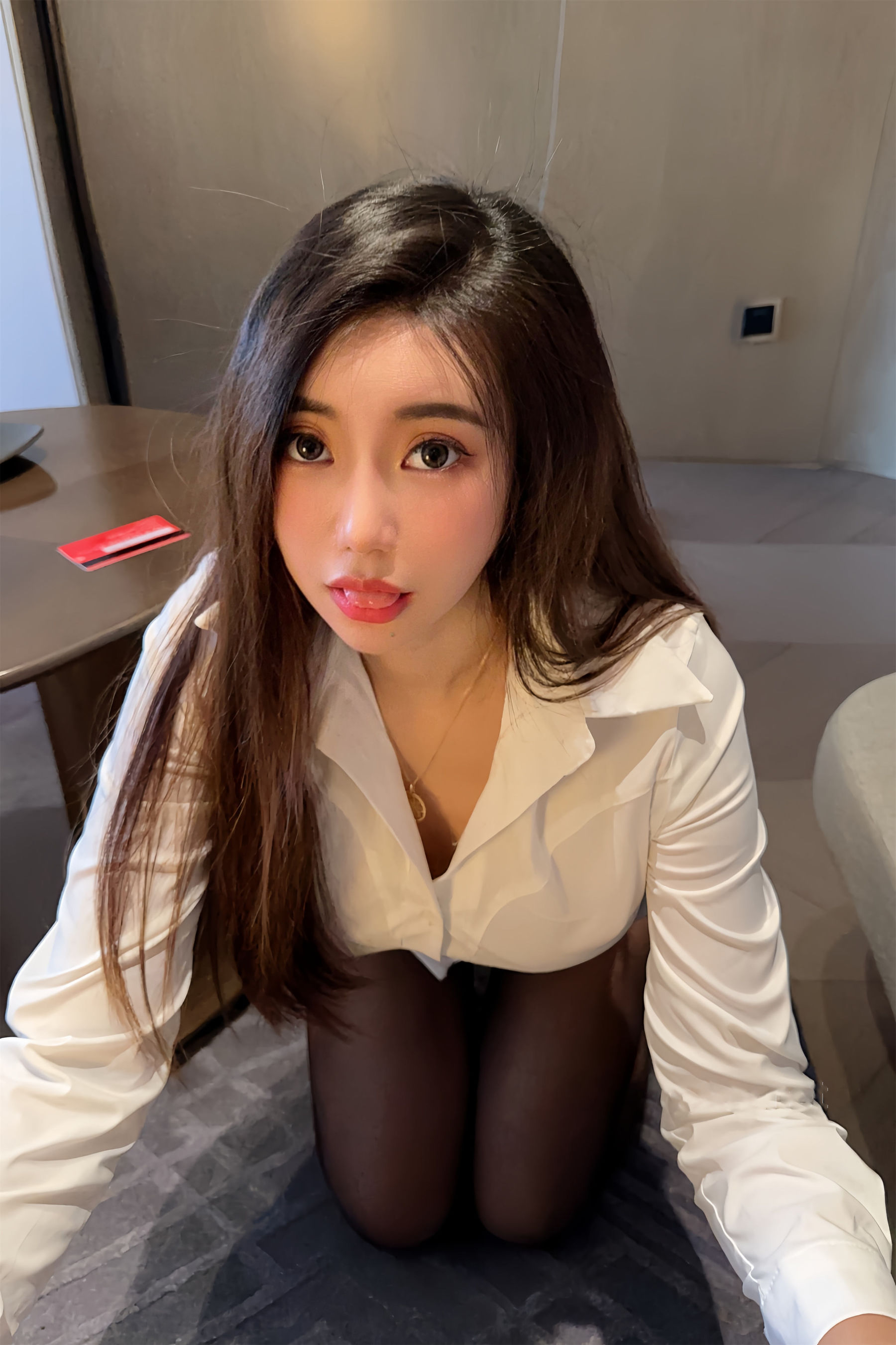 [秀人内购] 绮里嘉 诱人私拍福利 少妇替老公还债