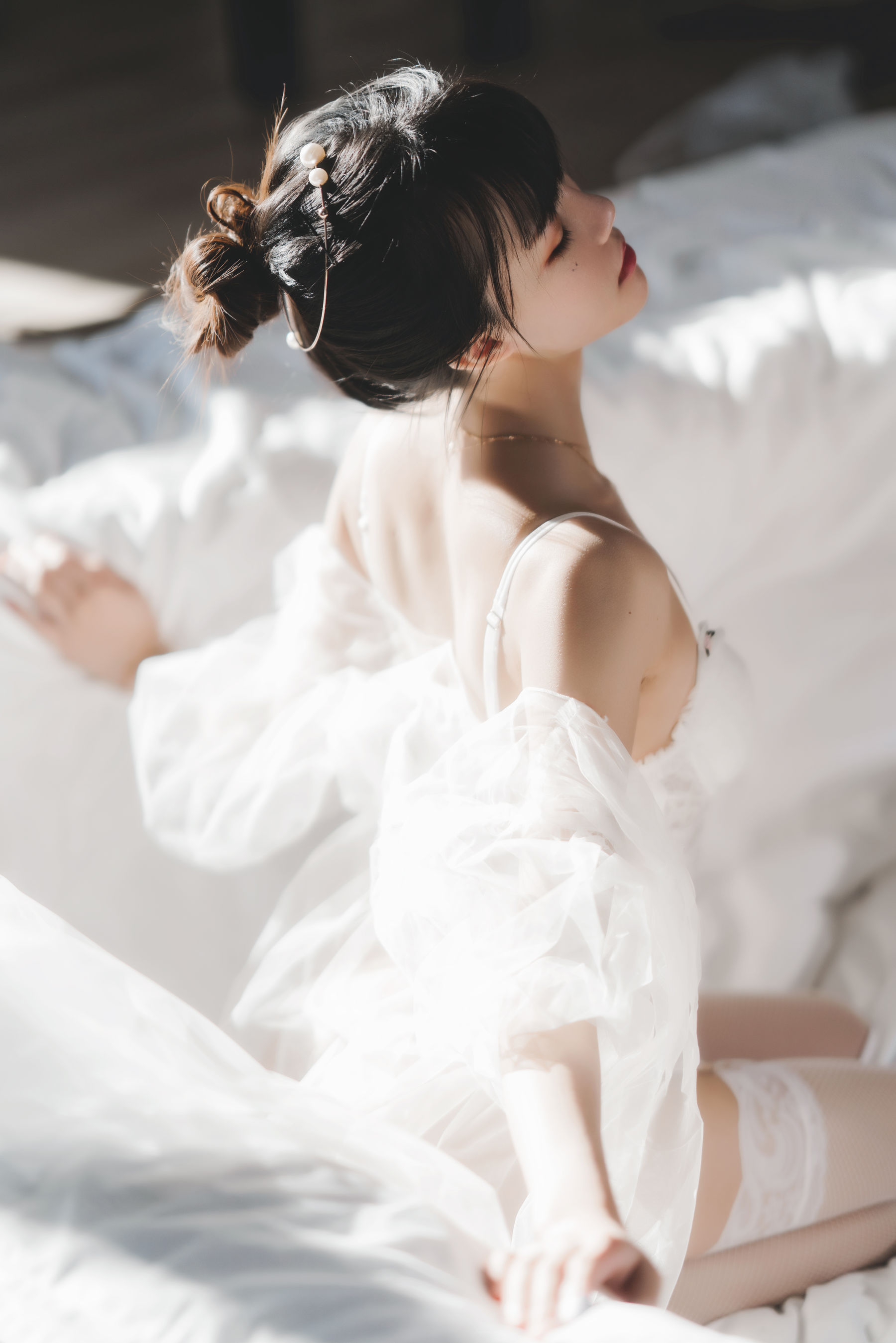 [COSPLAY] 桜桃喵 – 白纱糖