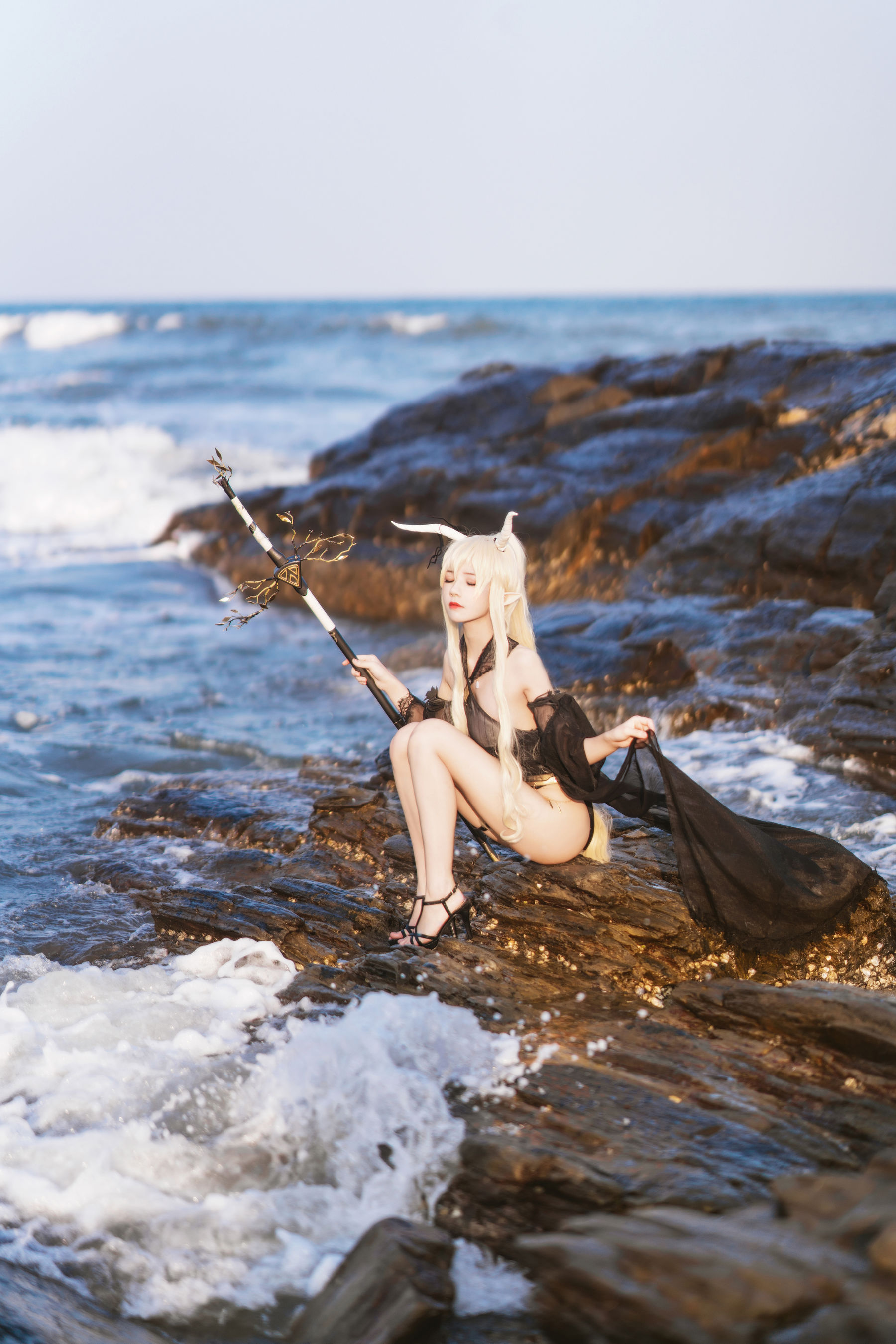 [COSPLAY] 桜桃喵 – 闪灵泳衣