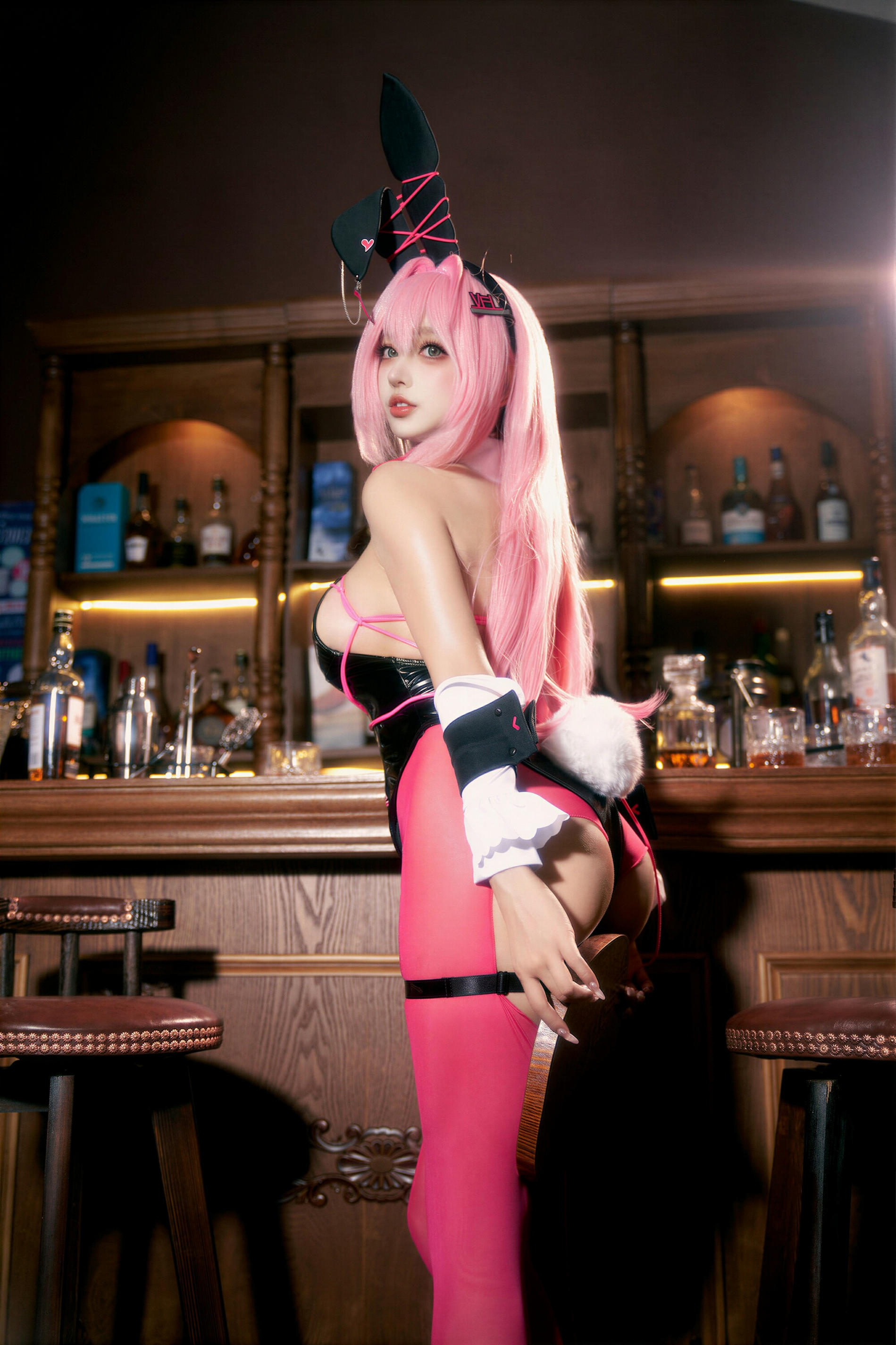 [COSPLAY] 过期米线线喵 – Nikke胜利女神 薇尔维特 兔女郎