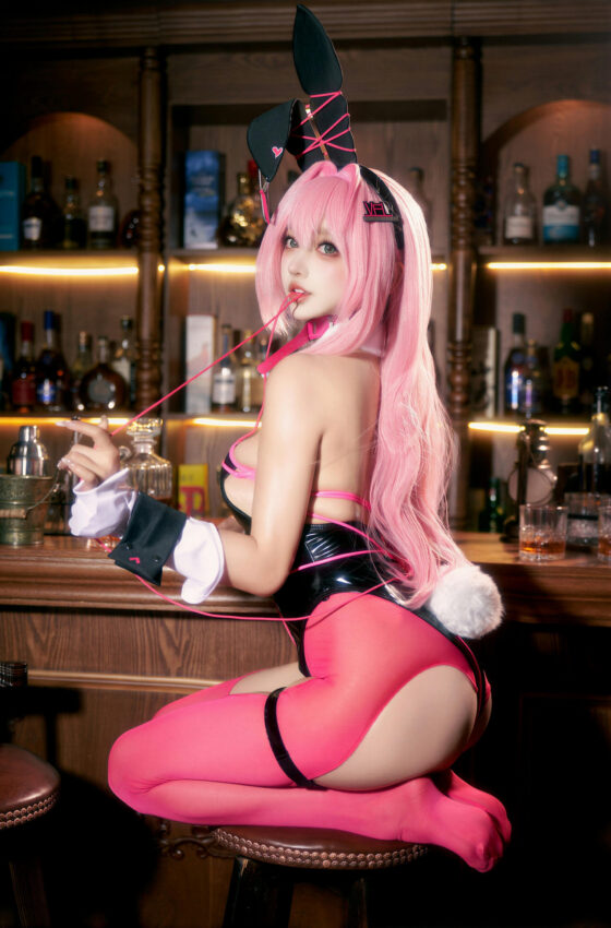 [COSPLAY] 过期米线线喵 – Nikke胜利女神 薇尔维特 兔女郎