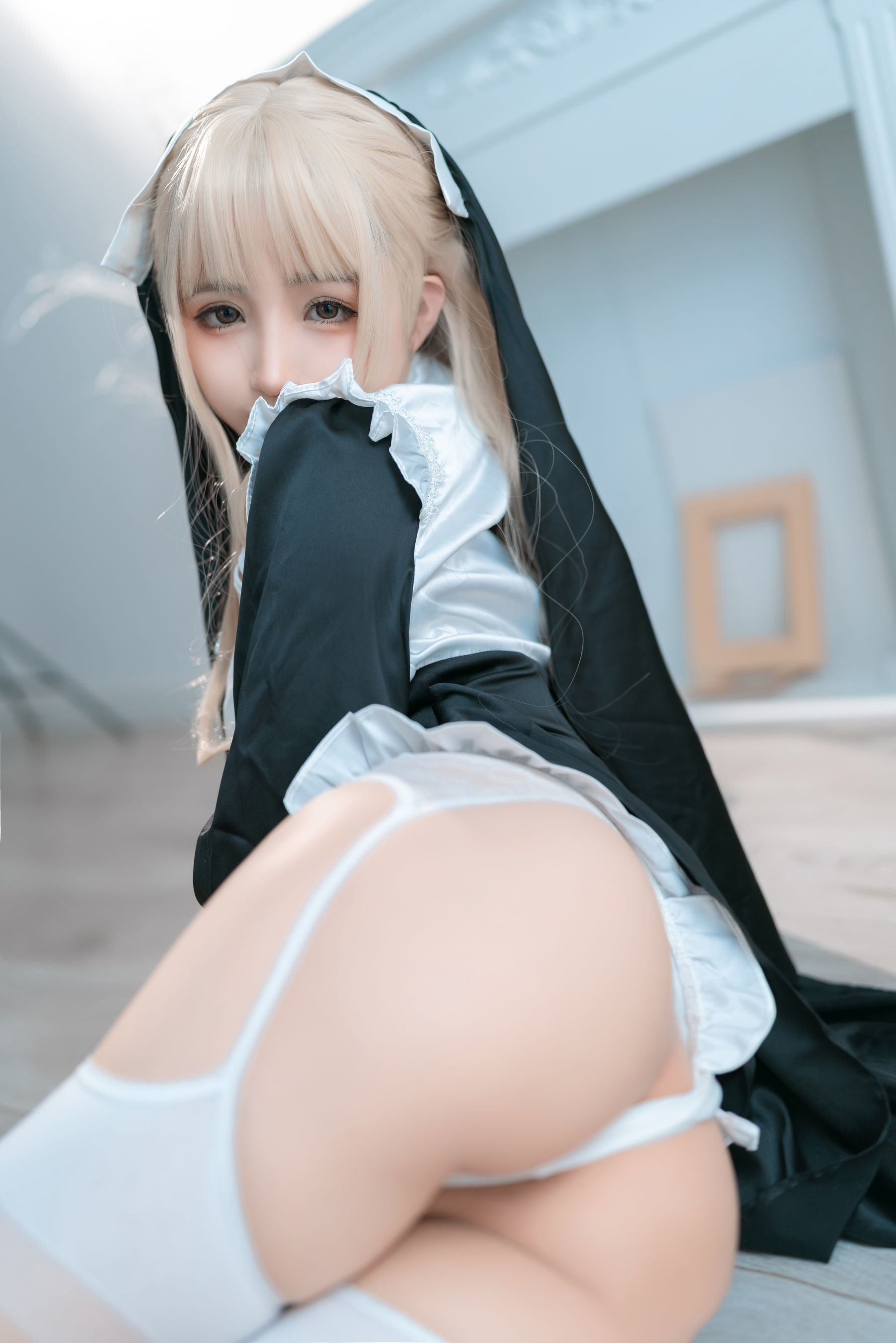 [COSPLAY] 桜井宁宁 – 修女