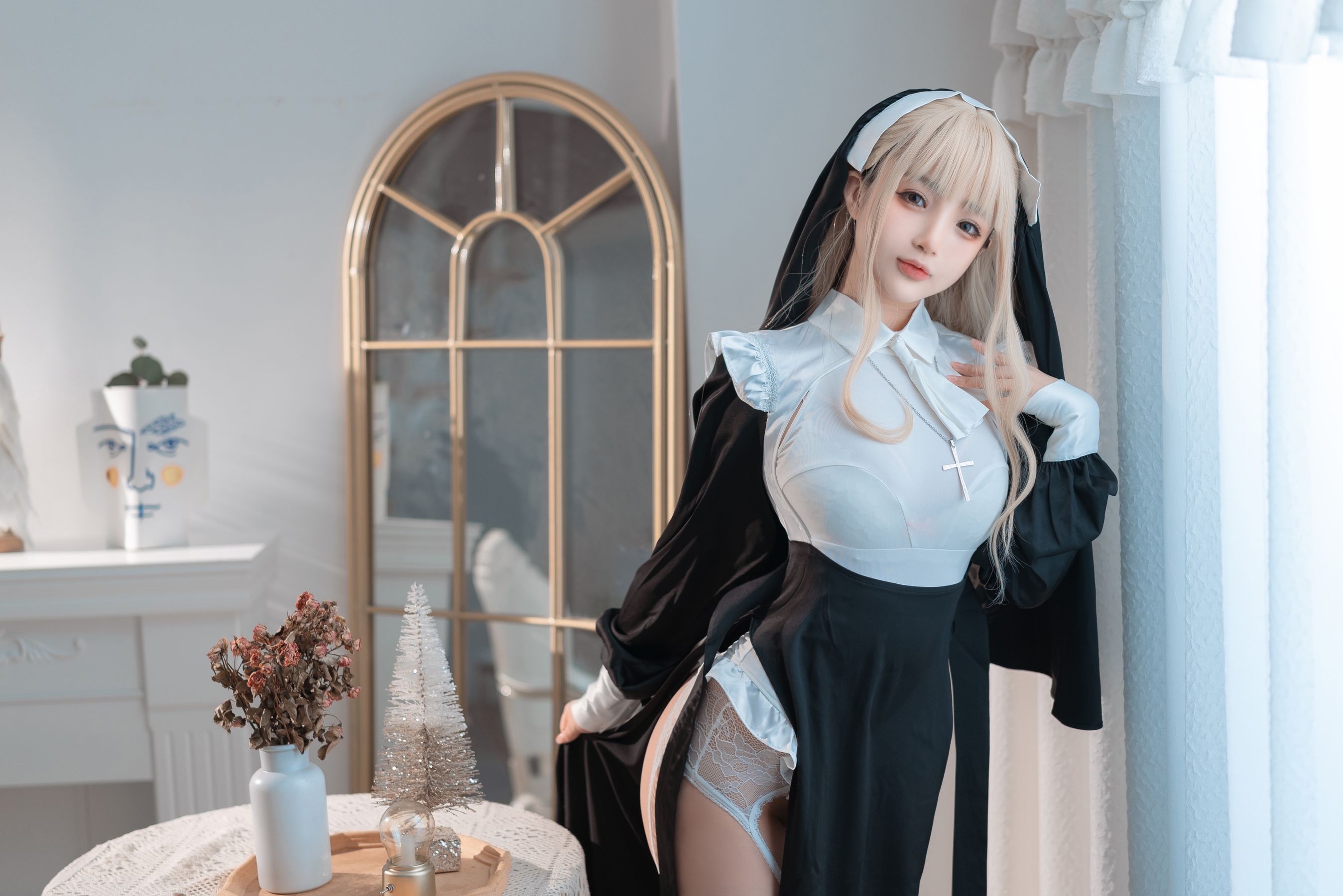 [COSPLAY] 桜井宁宁 – 修女