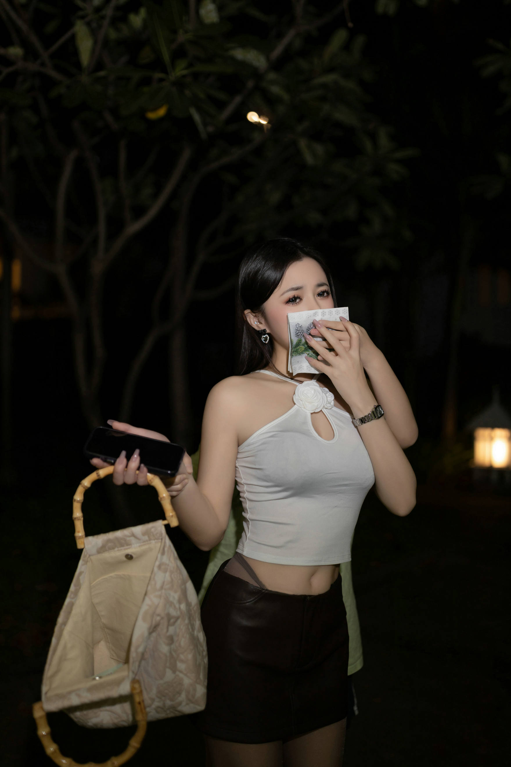 [秀人内购] 鱼子酱Fish 诱人私拍福利 暗墙五-尾随