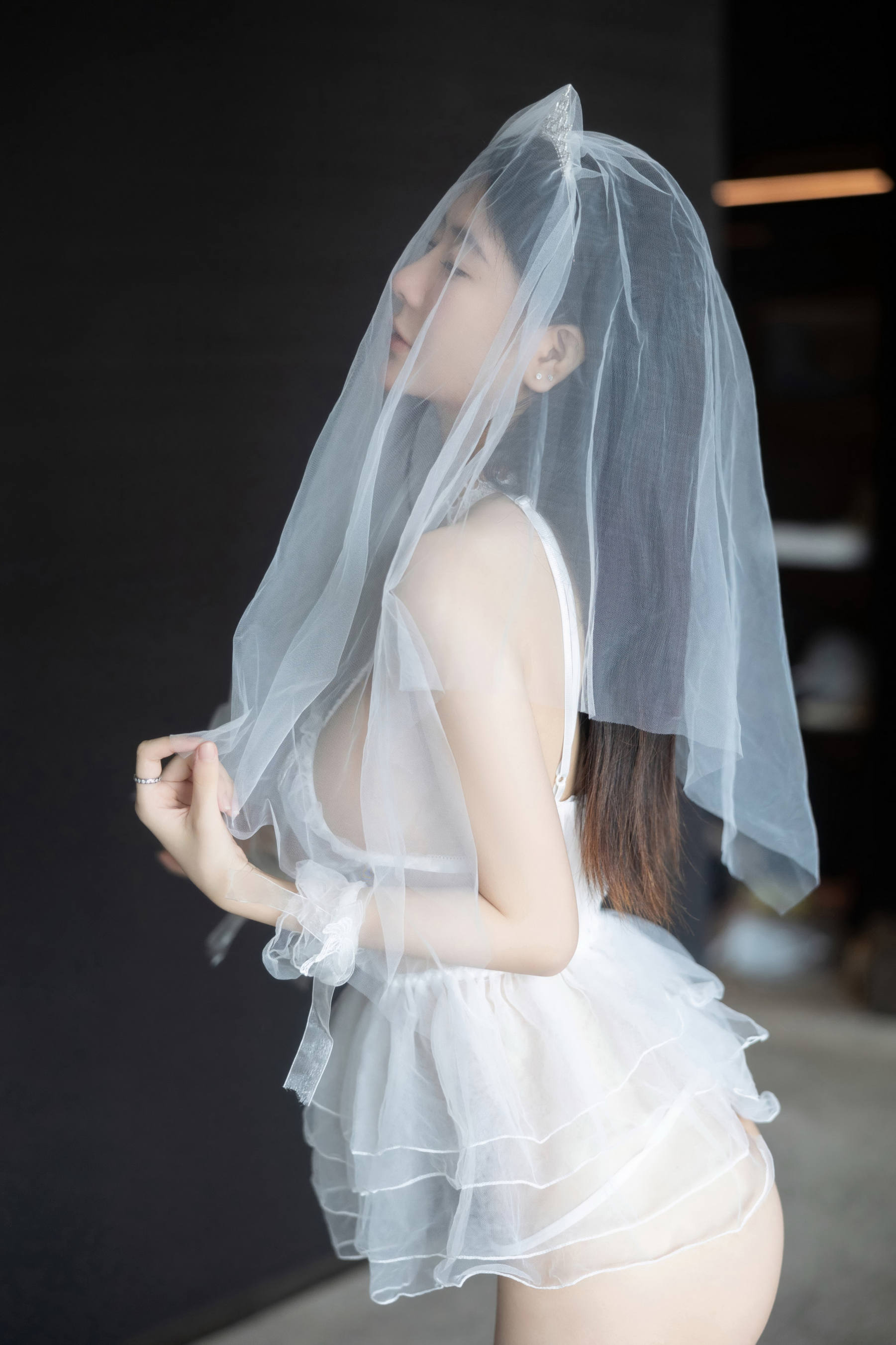 [秀人内购] 谢小蒽(幼幼) 诱人私拍福利 婚纱