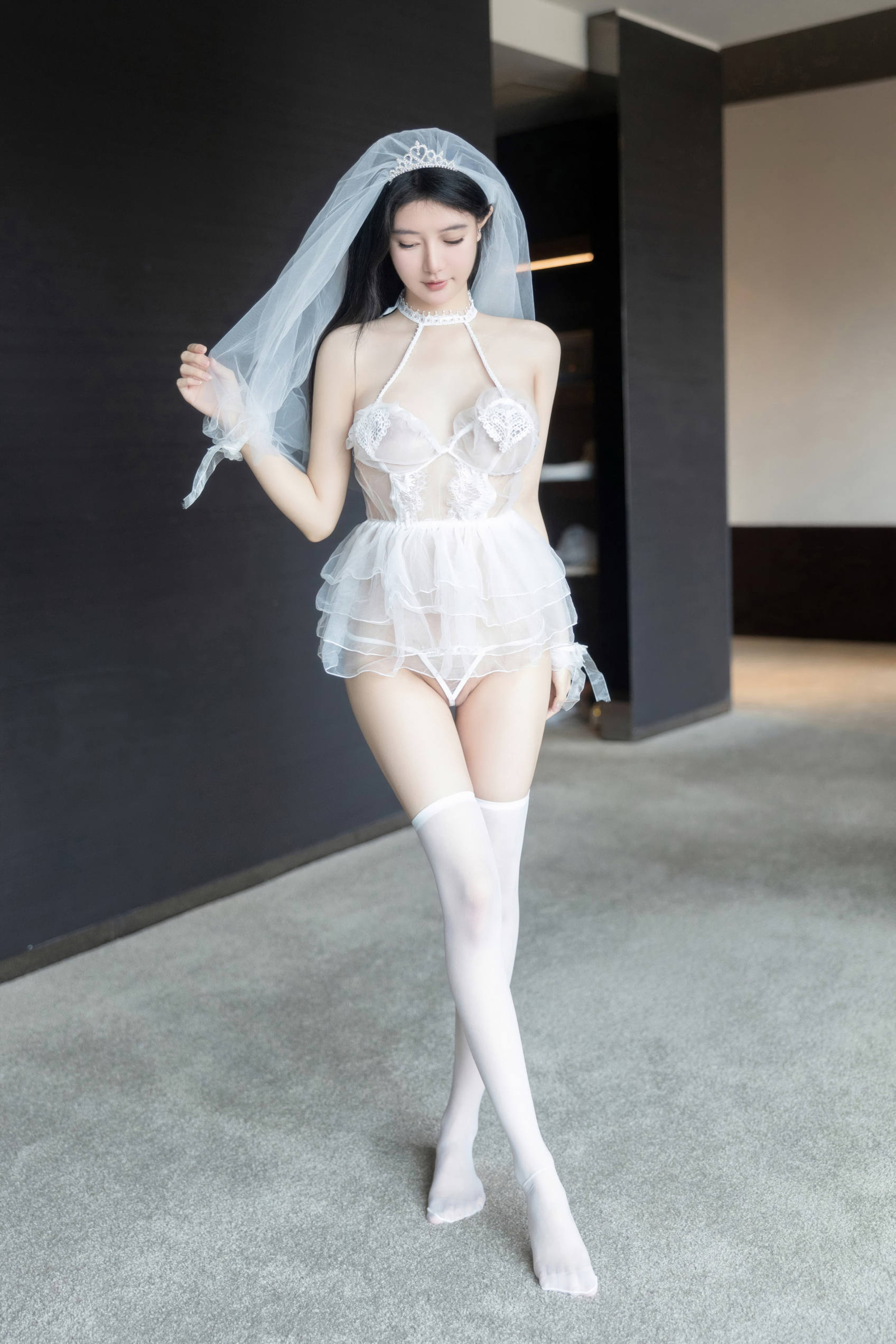 [秀人内购] 谢小蒽(幼幼) 诱人私拍福利 婚纱