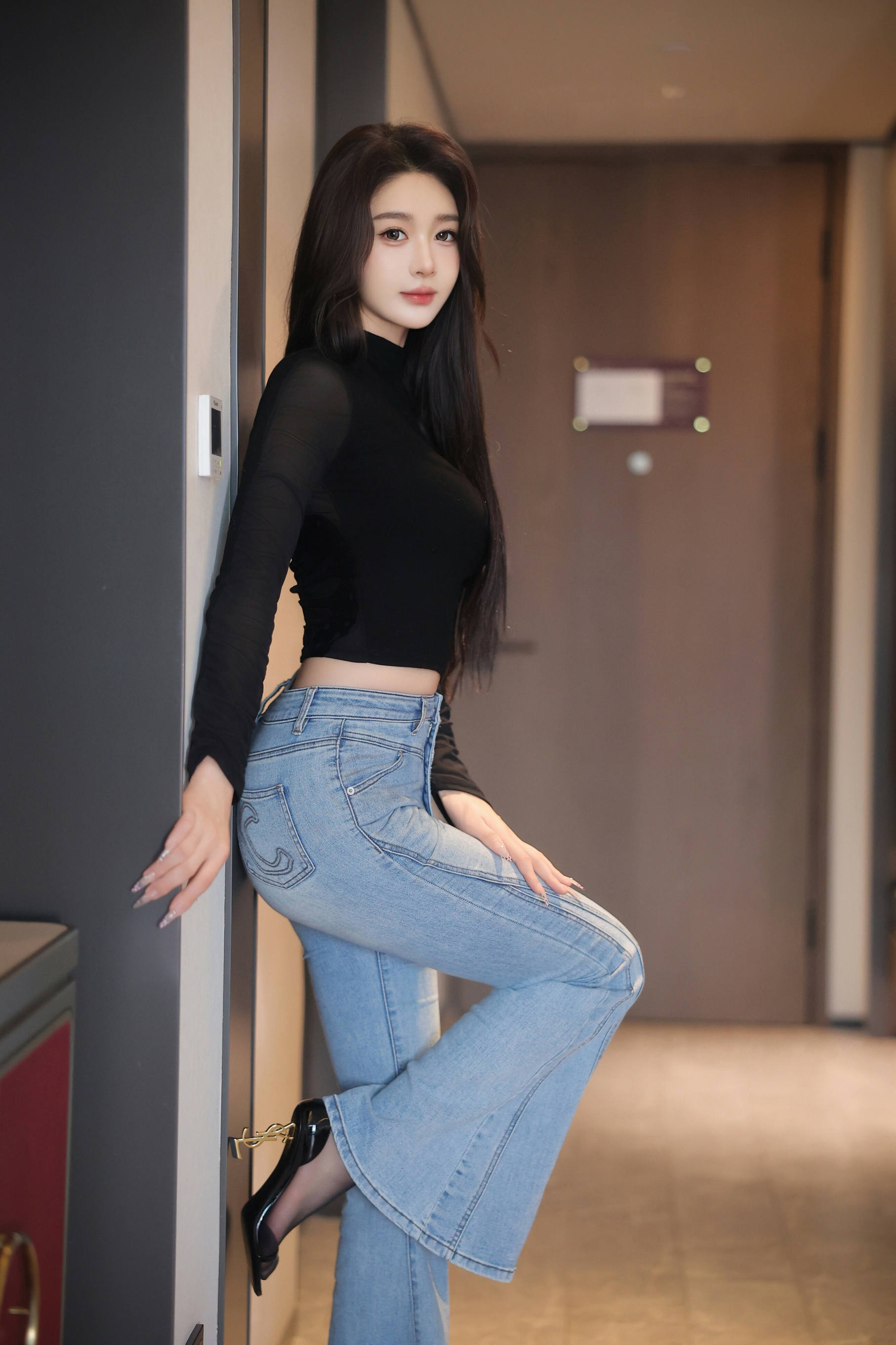 [秀人内购] Candy糖糖（白乐乐 ）诱人私拍福利 端庄淑女