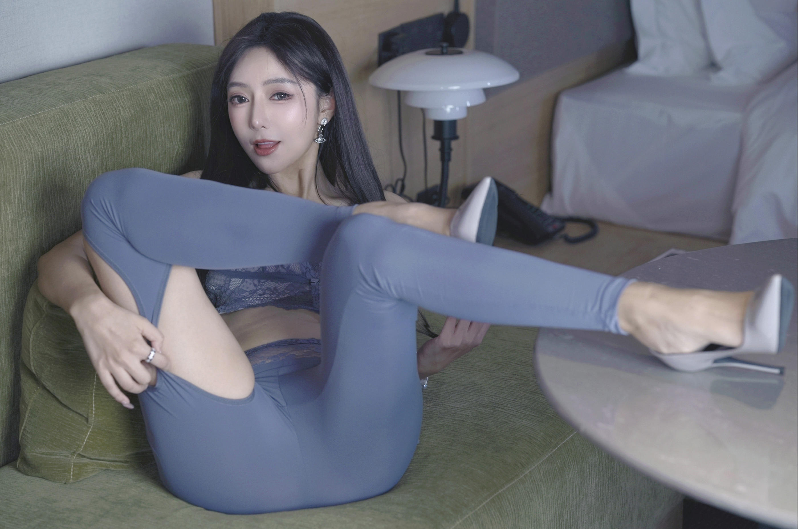 [秀人内购] 王馨瑶 诱人私拍福利 三重奏