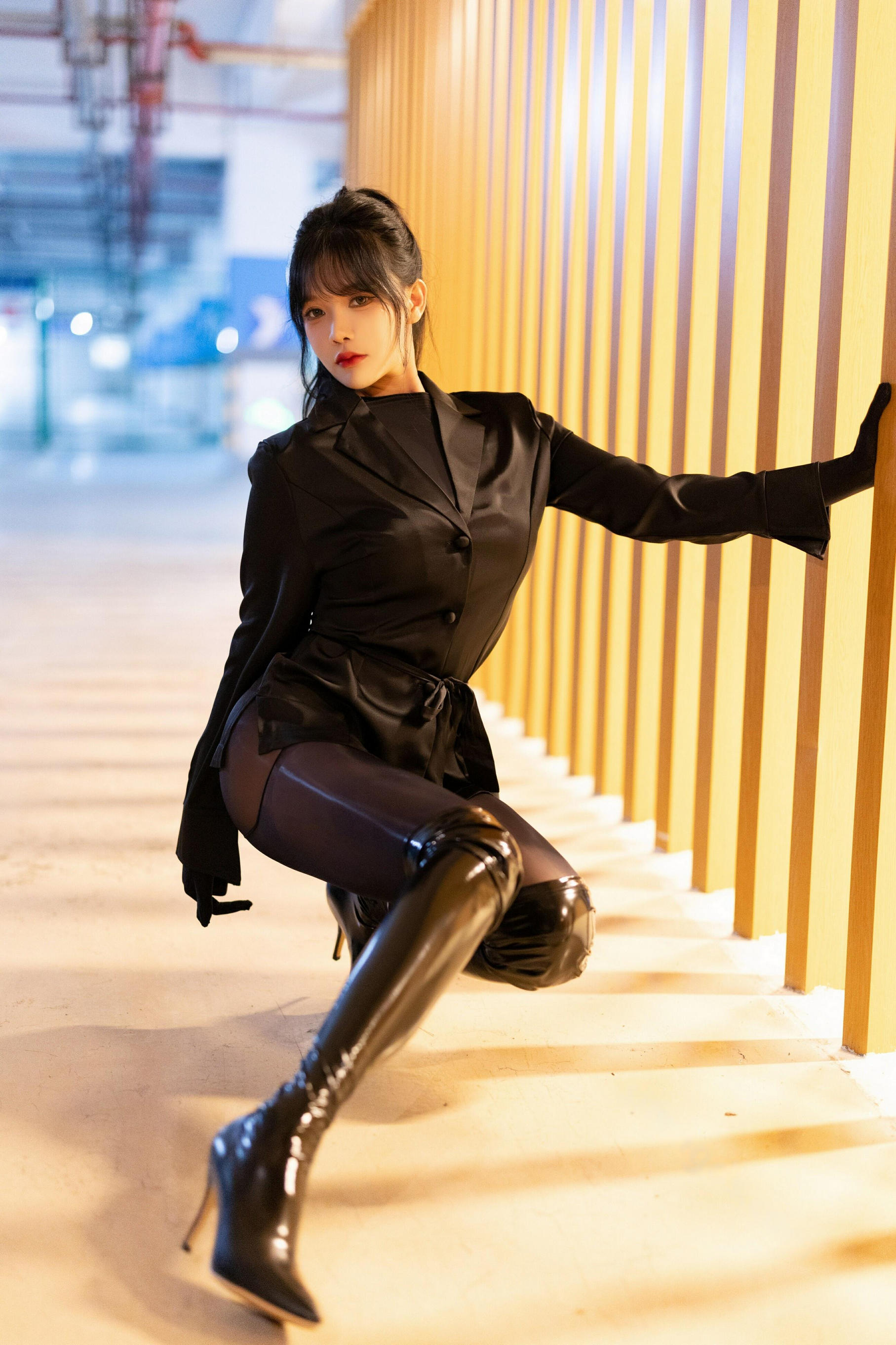 [秀人内购] 娜比 诱人私拍福利 连体油亮黑丝
