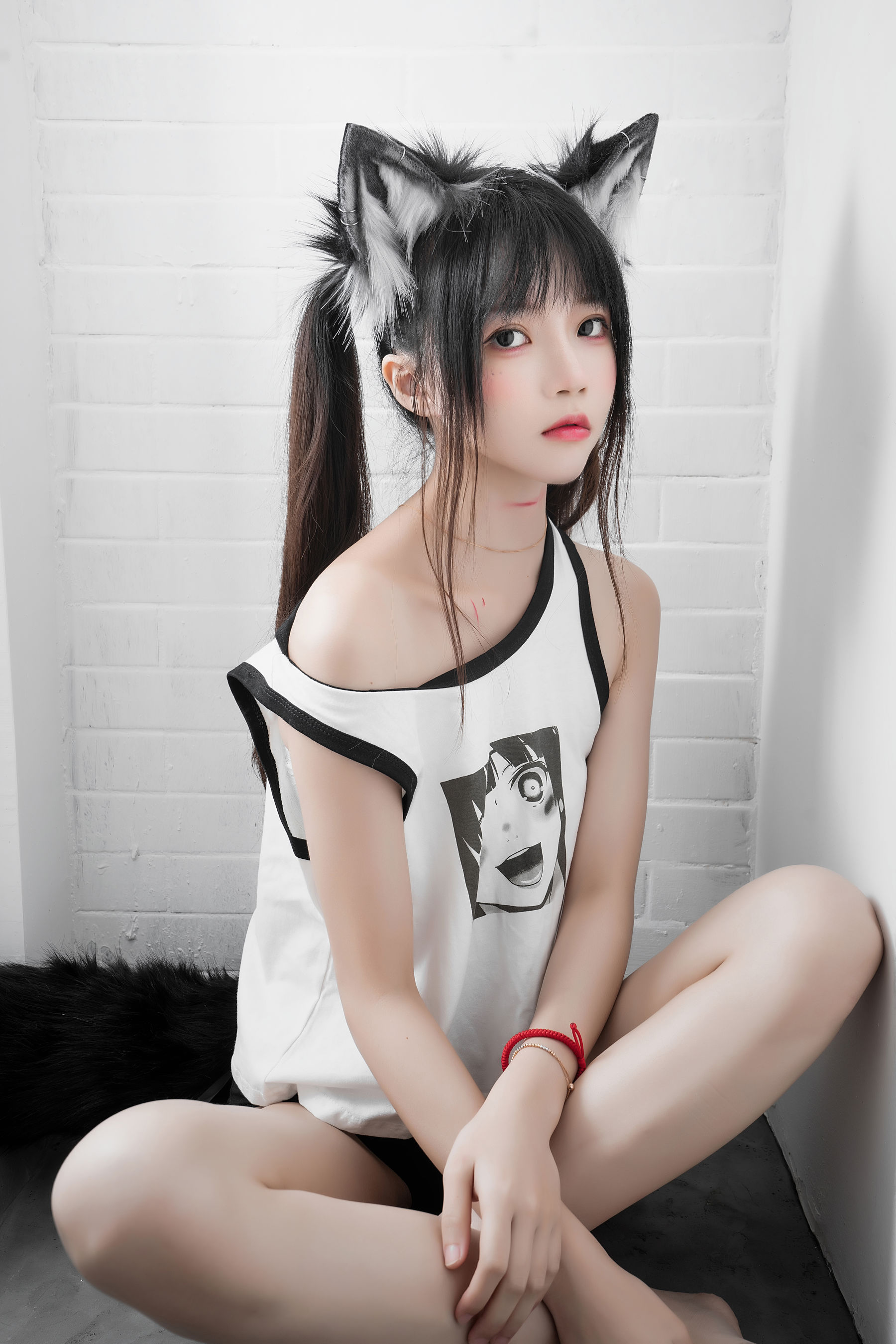 [COSPLAY] 桜桃喵 – 狼崽崽